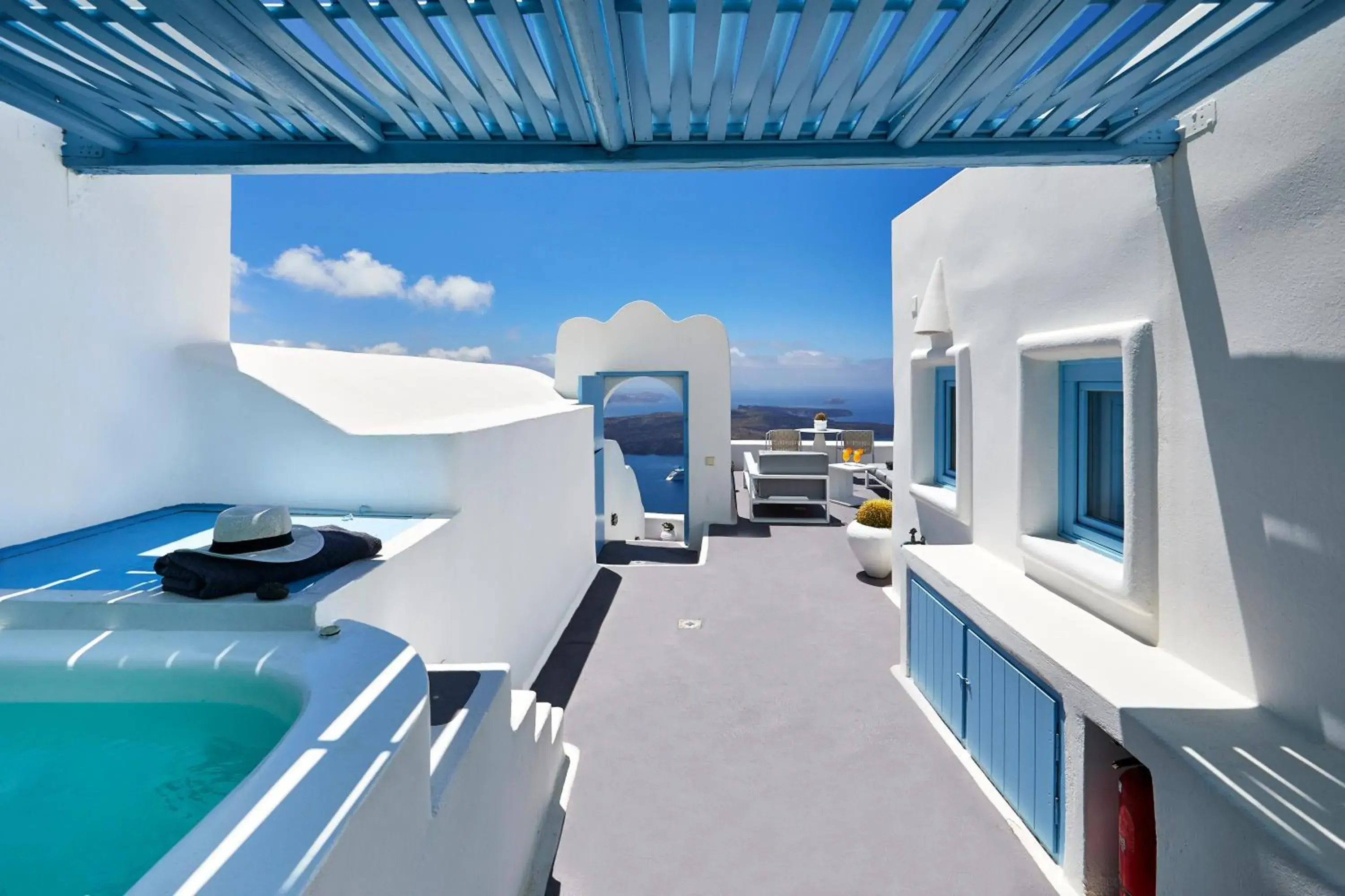 Facade/entrance in Dreams Luxury Suites Facade/entrance in Dreams Luxury Suites