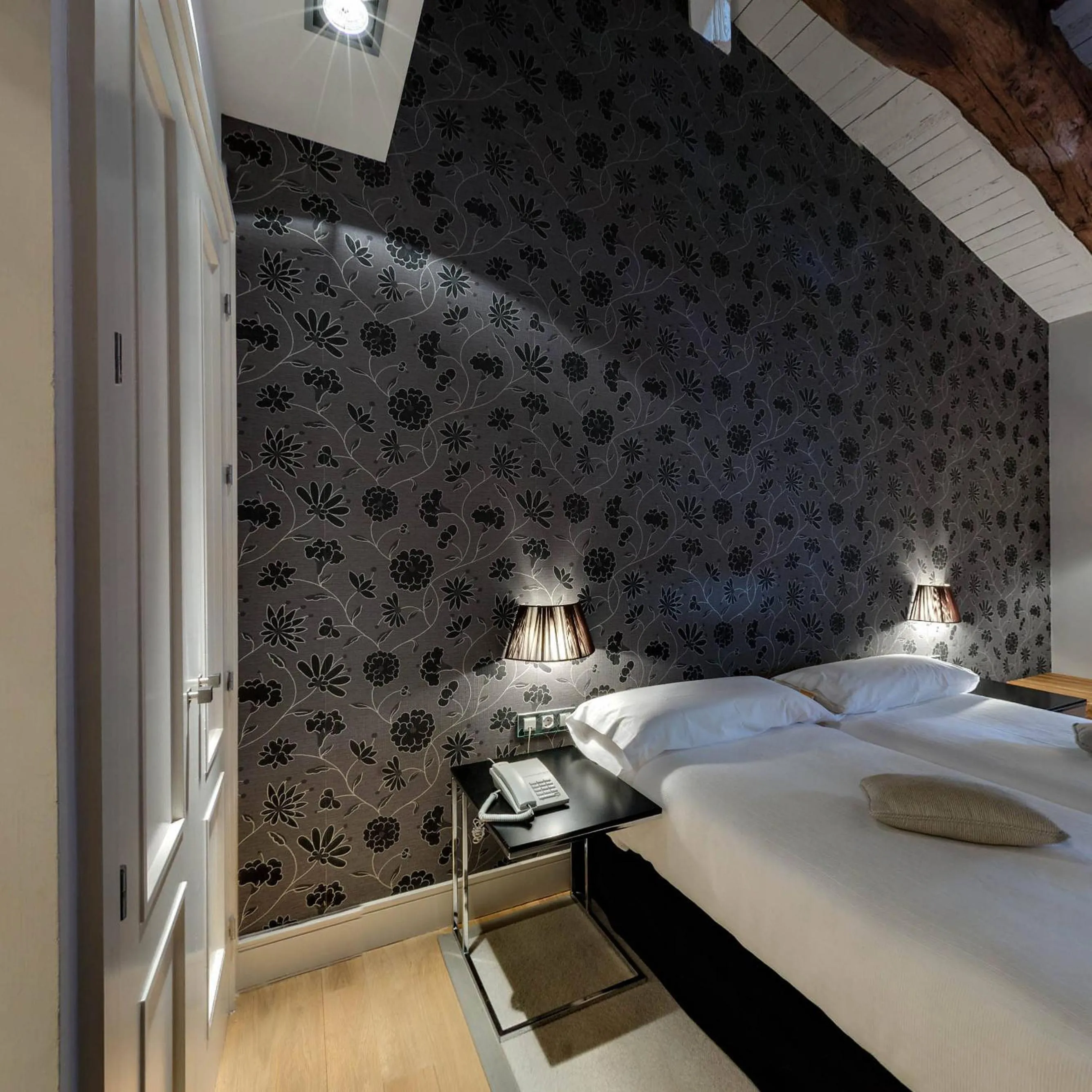 Bed in Hotel Palacio Muñatones