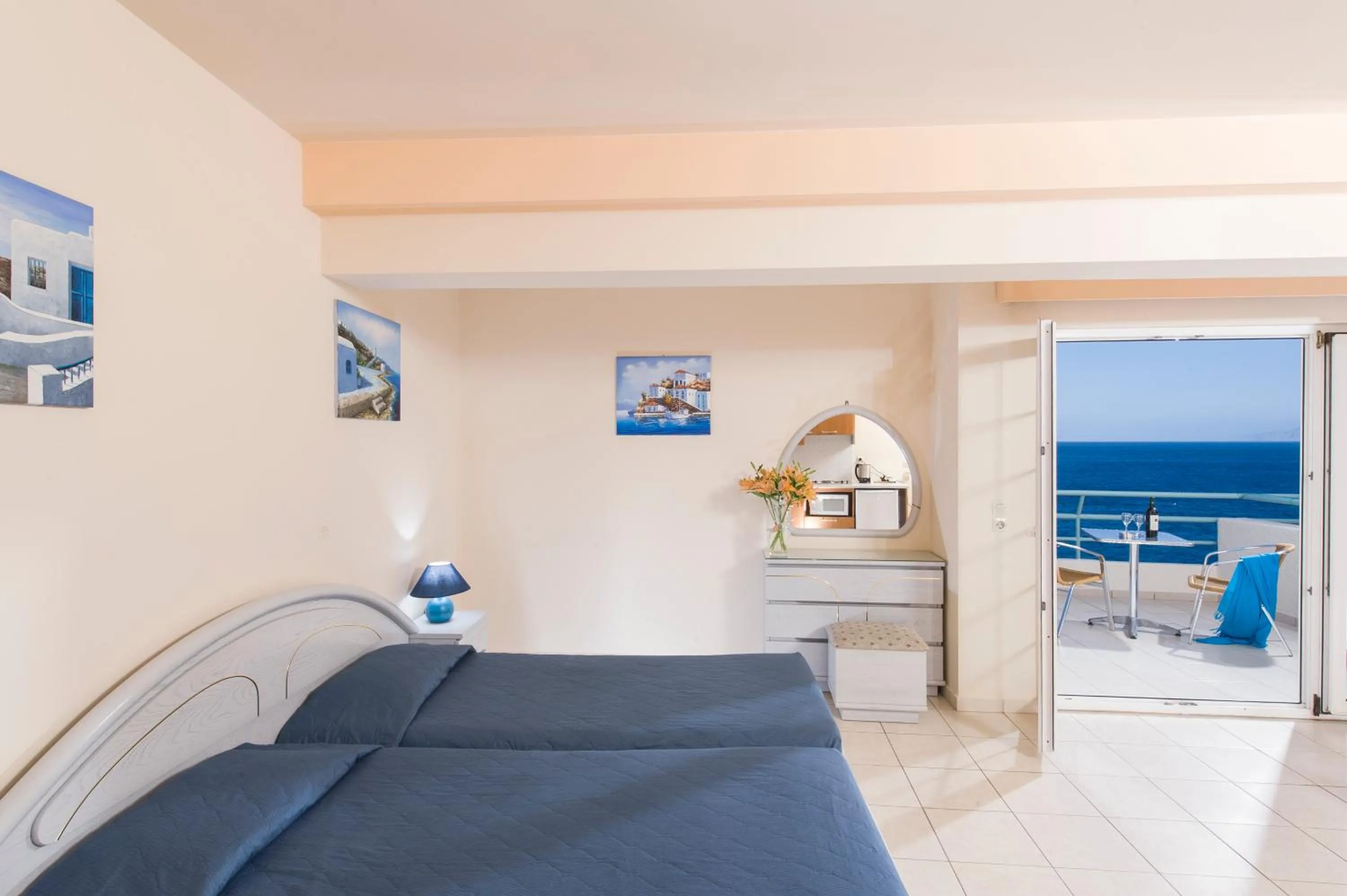 Photo of the whole room in Creta Hotel