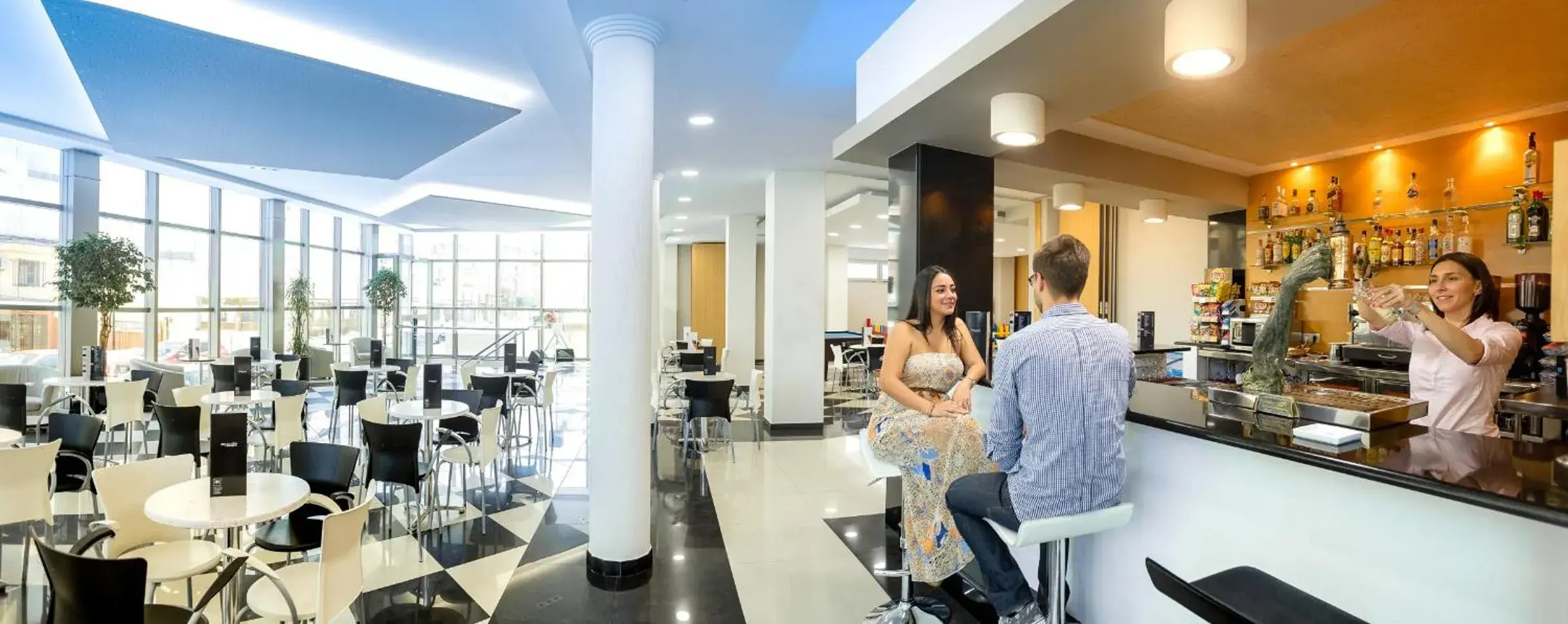 Lounge or bar in Hotel RH Gijón & Spa Lounge or bar in Hotel RH Gijón & Spa