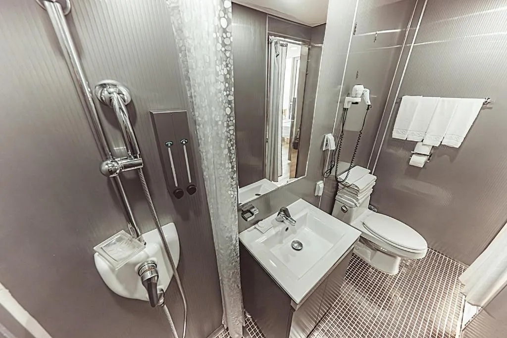 Brown Suites Hotel Sinchon Central