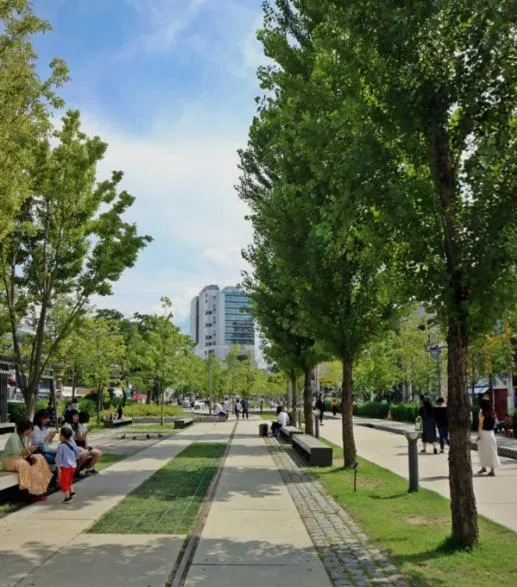 Neighbourhood in Brown Suites Hotel Sinchon Central