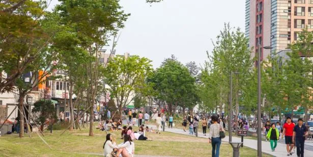 Neighbourhood in Brown Suites Hotel Sinchon Central