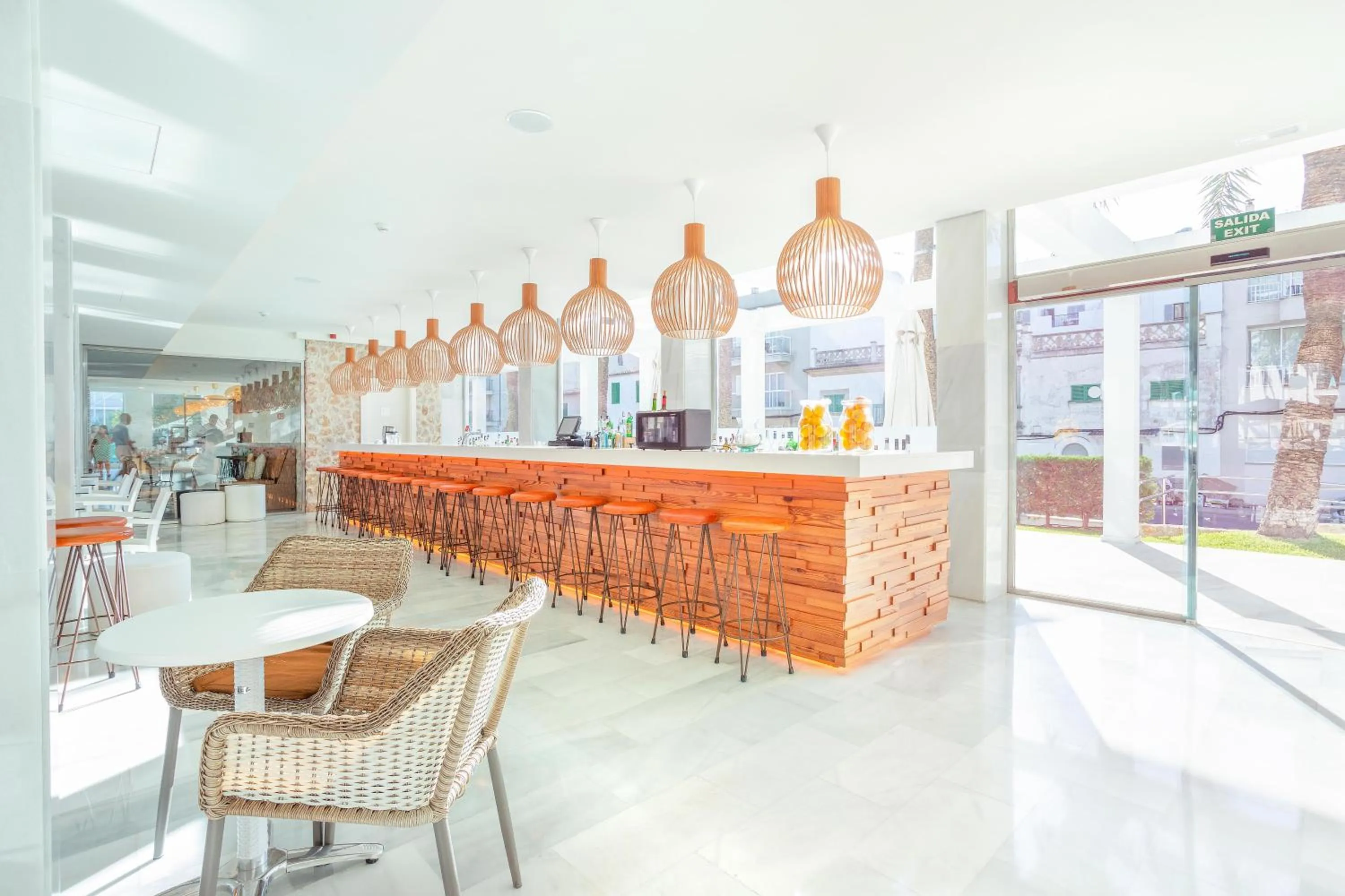 Lounge or bar in MarSenses Puerto Pollensa Hotel & Spa Adults Only
