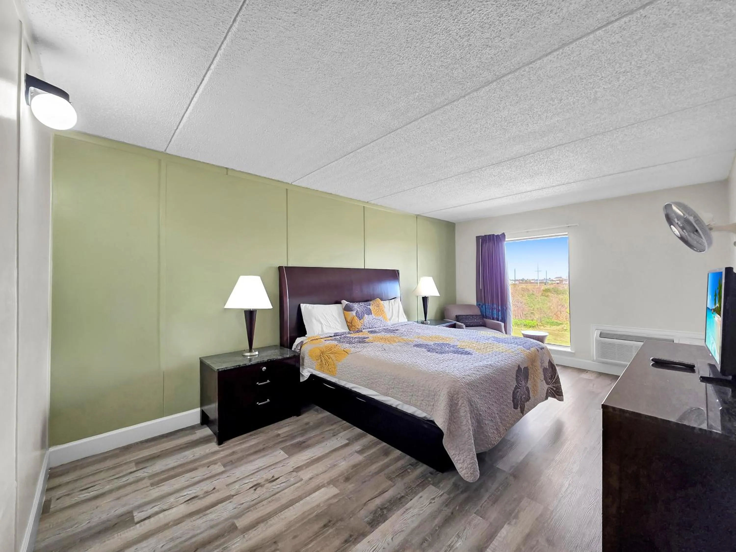 Bed in CRYSTAL PALACE RESORT