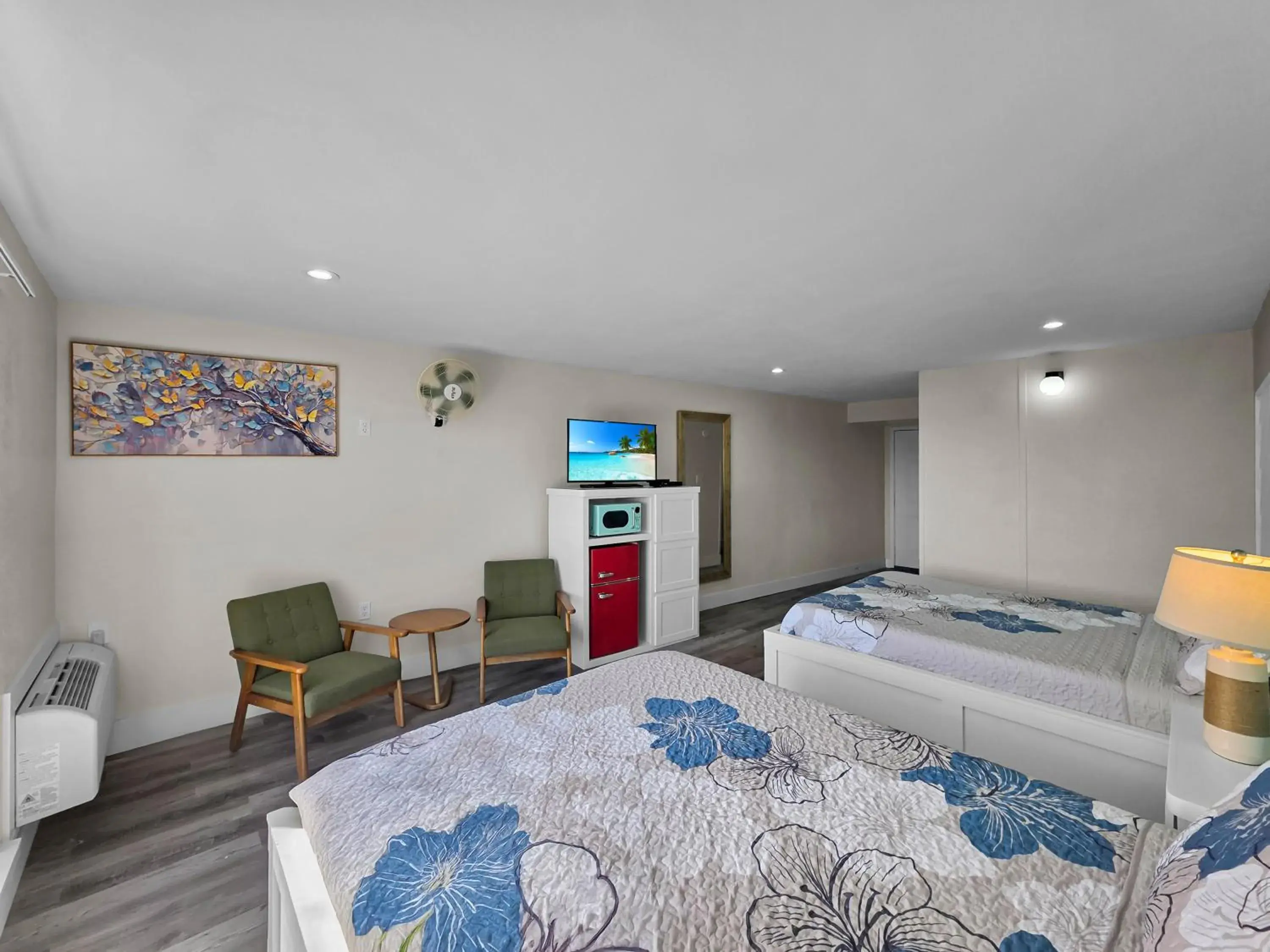 Bed in CRYSTAL PALACE RESORT Bed in CRYSTAL PALACE RESORT