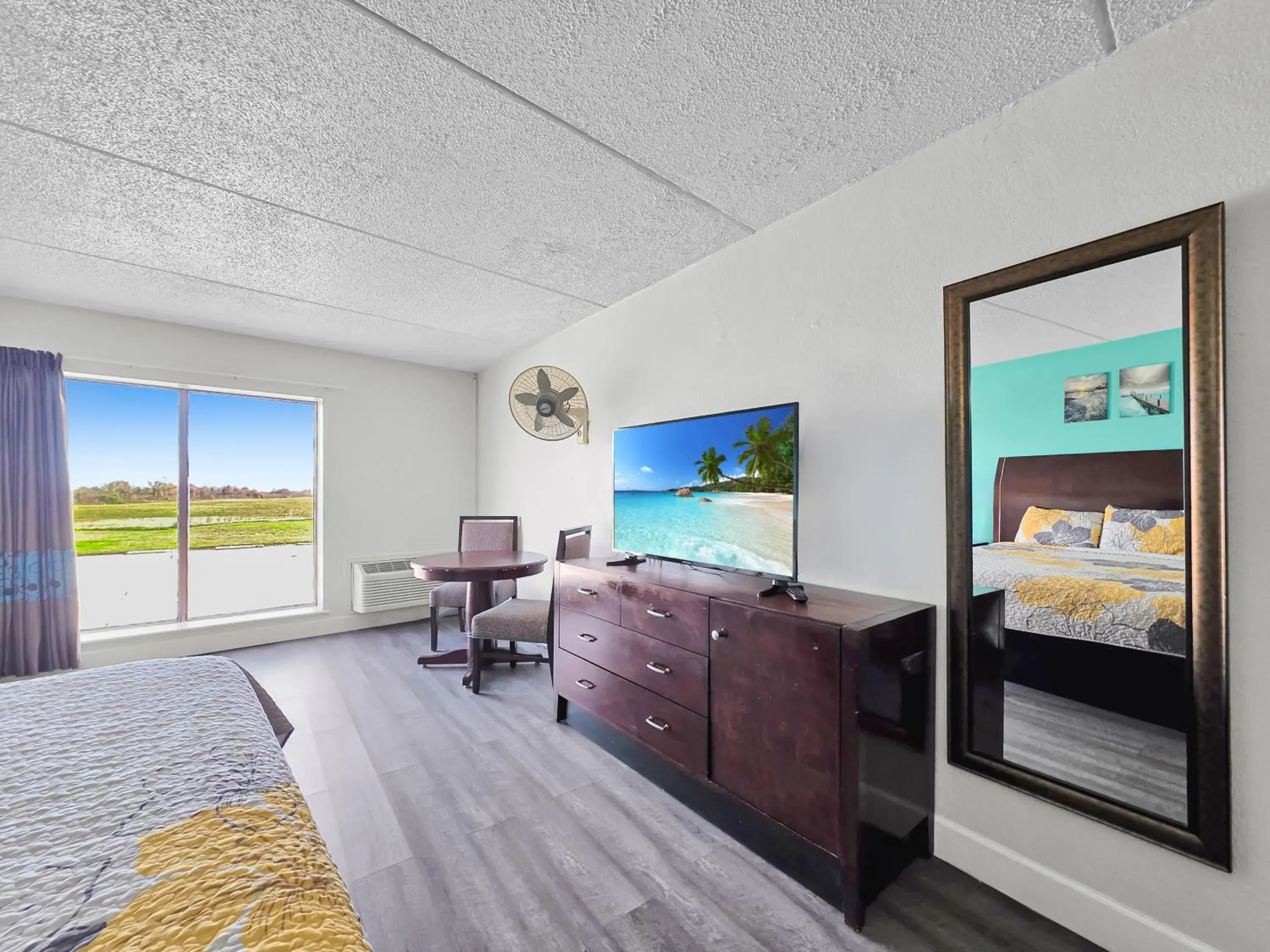 TV and multimedia, Bed in CRYSTAL PALACE RESORT TV and multimedia, Bed in CRYSTAL PALACE RESORT