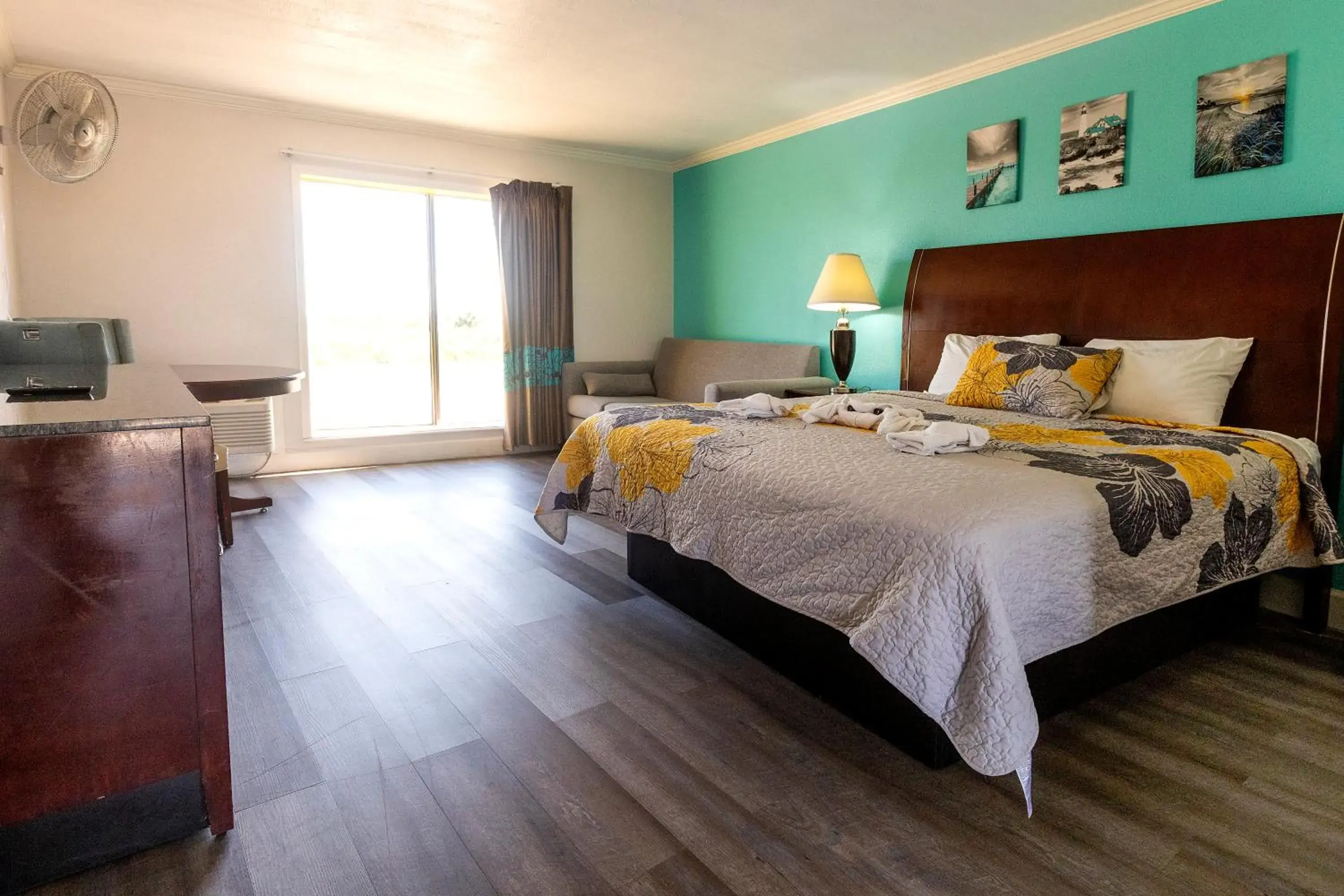 View (from property/room), Bed in CRYSTAL PALACE RESORT View (from property/room), Bed in CRYSTAL PALACE RESORT