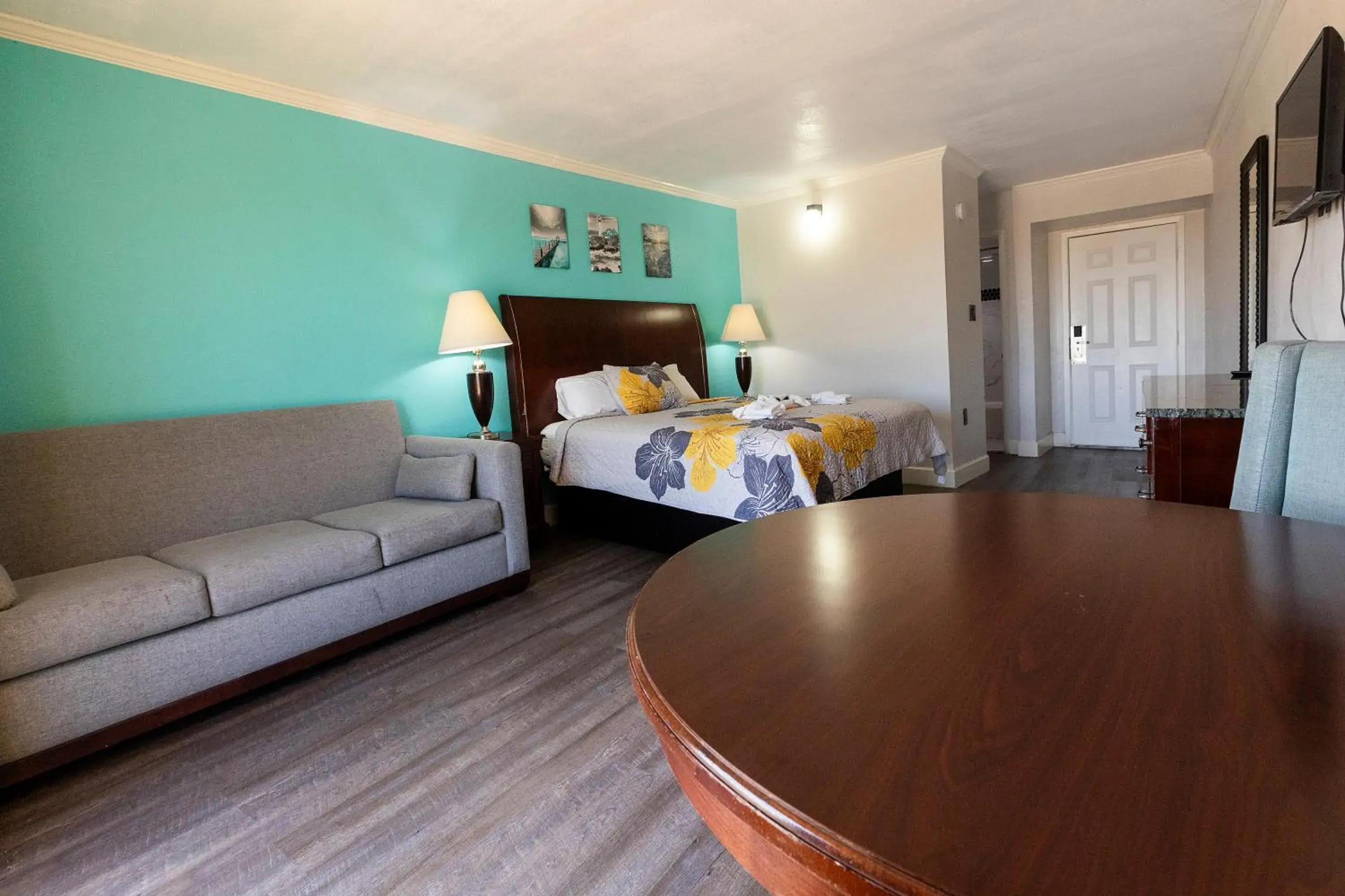 View (from property/room), Bed in CRYSTAL PALACE RESORT View (from property/room), Bed in CRYSTAL PALACE RESORT