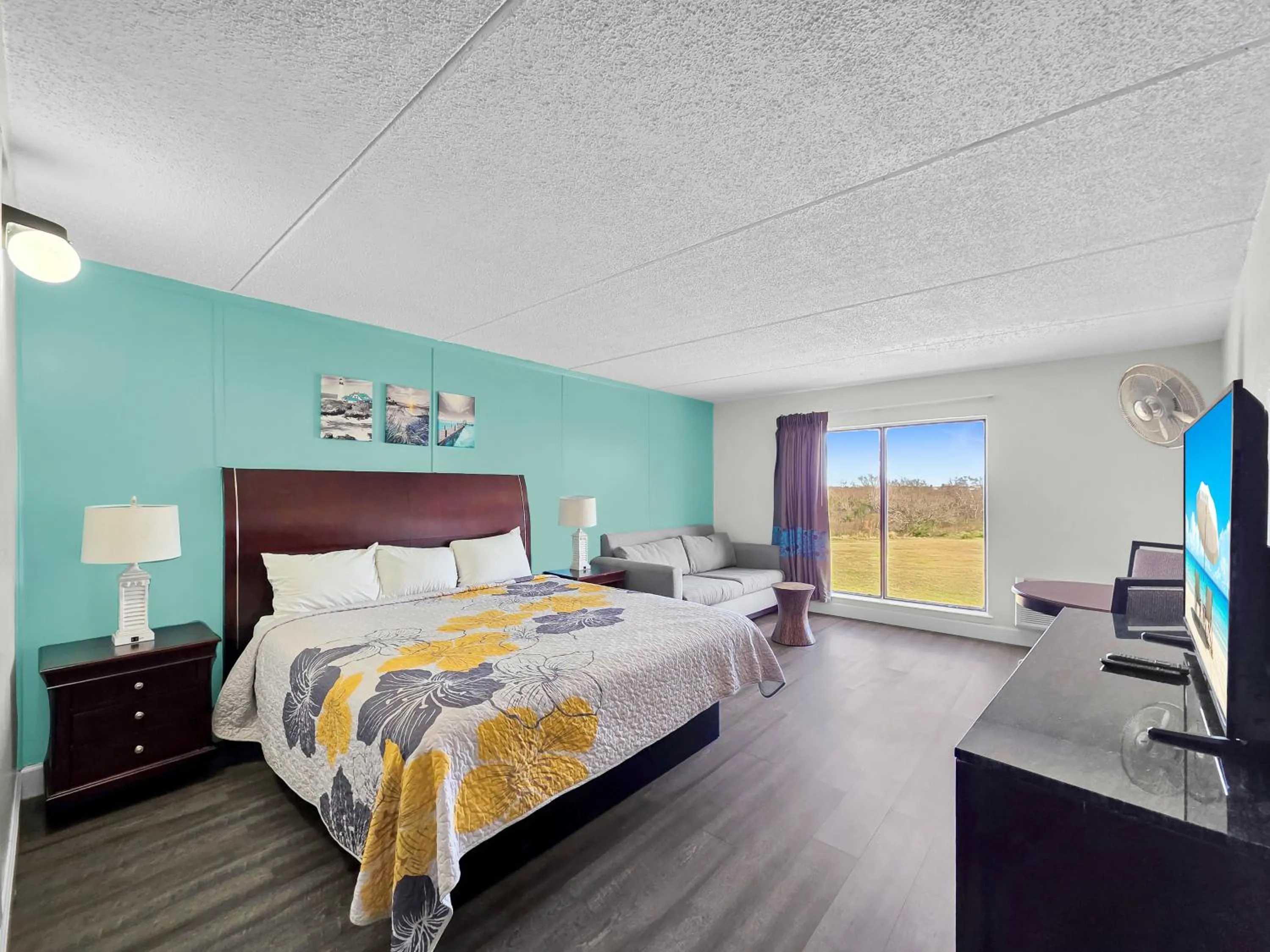 Bed in CRYSTAL PALACE RESORT