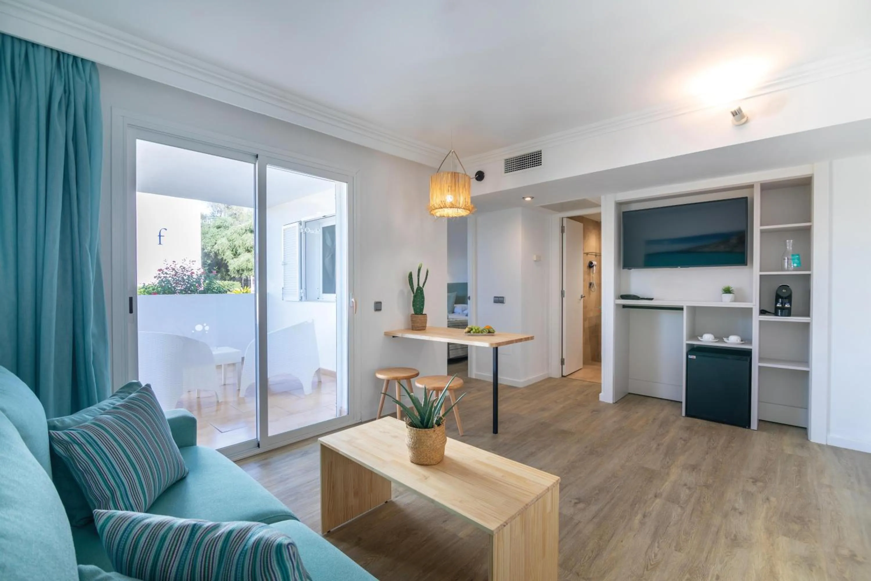 Photo of the whole room in MarSenses Ferrera Blanca Hotel Family