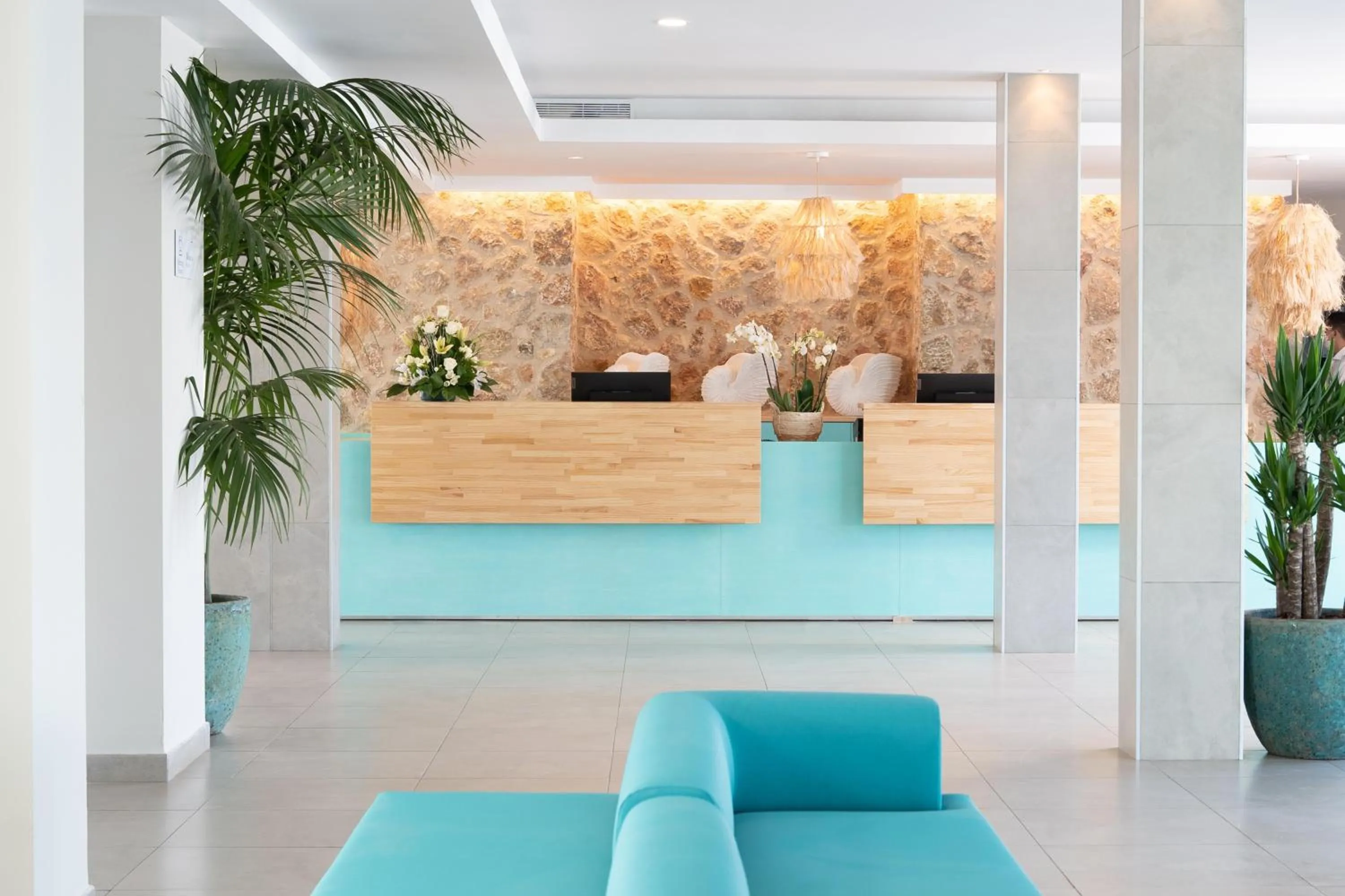 Lobby or reception in MarSenses Ferrera Blanca Hotel Family