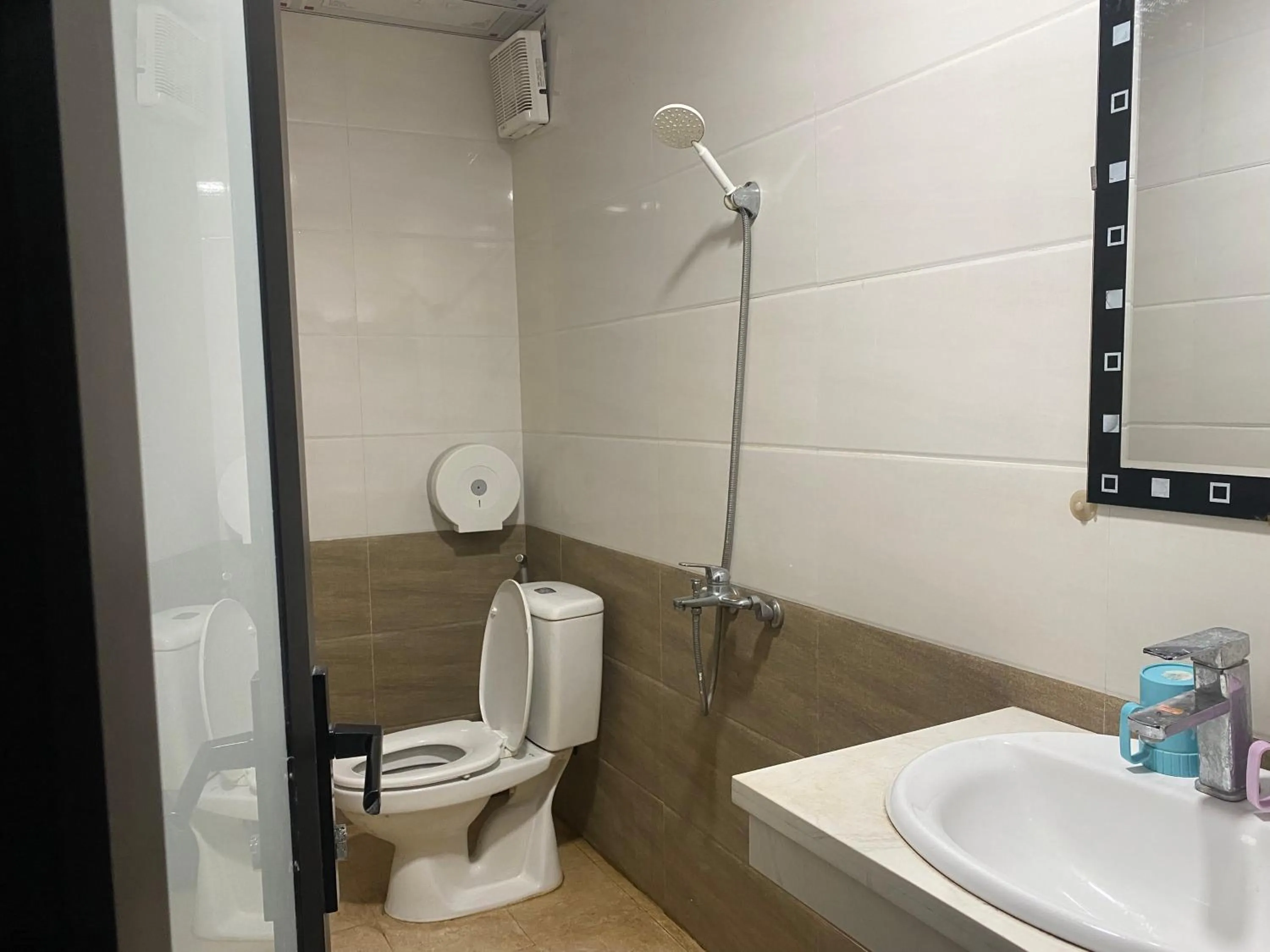 Toilet in Khách sạn An Phú Cửa Lò