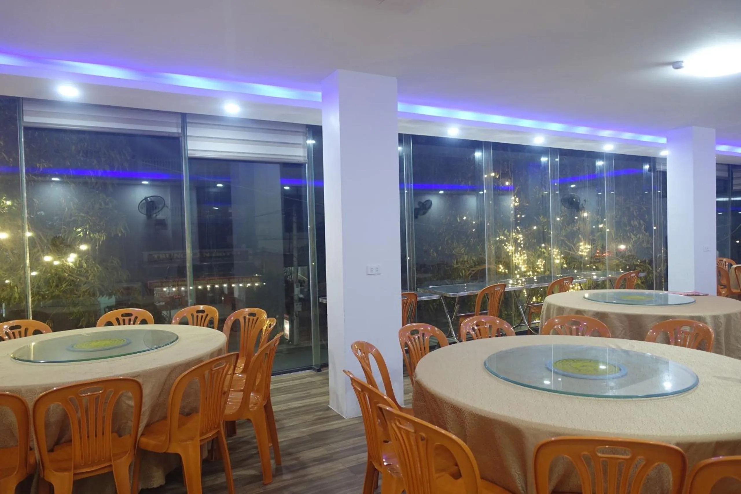 Restaurant/places to eat in Khách sạn An Phú Cửa Lò