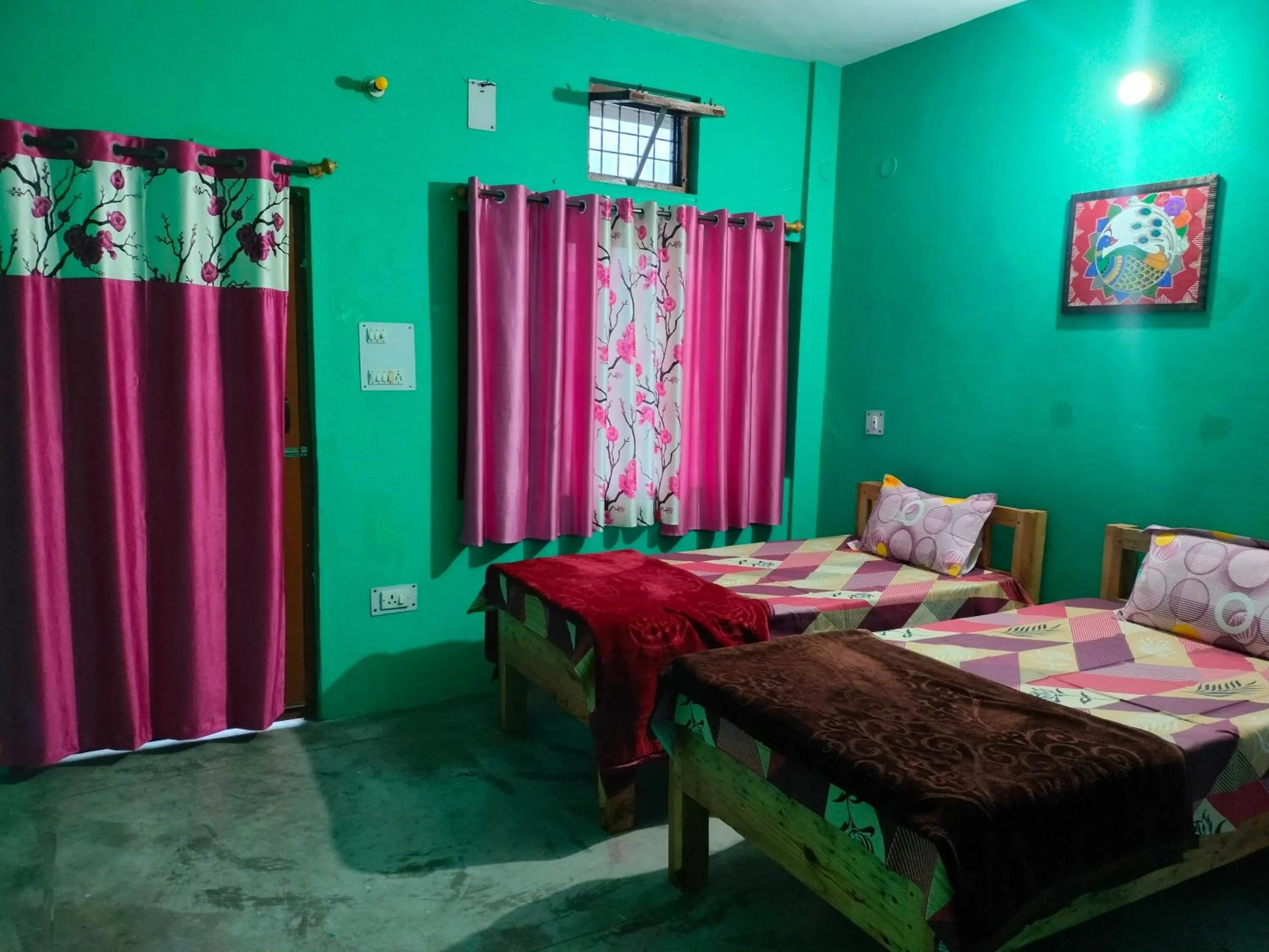 Bed in MangalMurti Himalyan Hotel