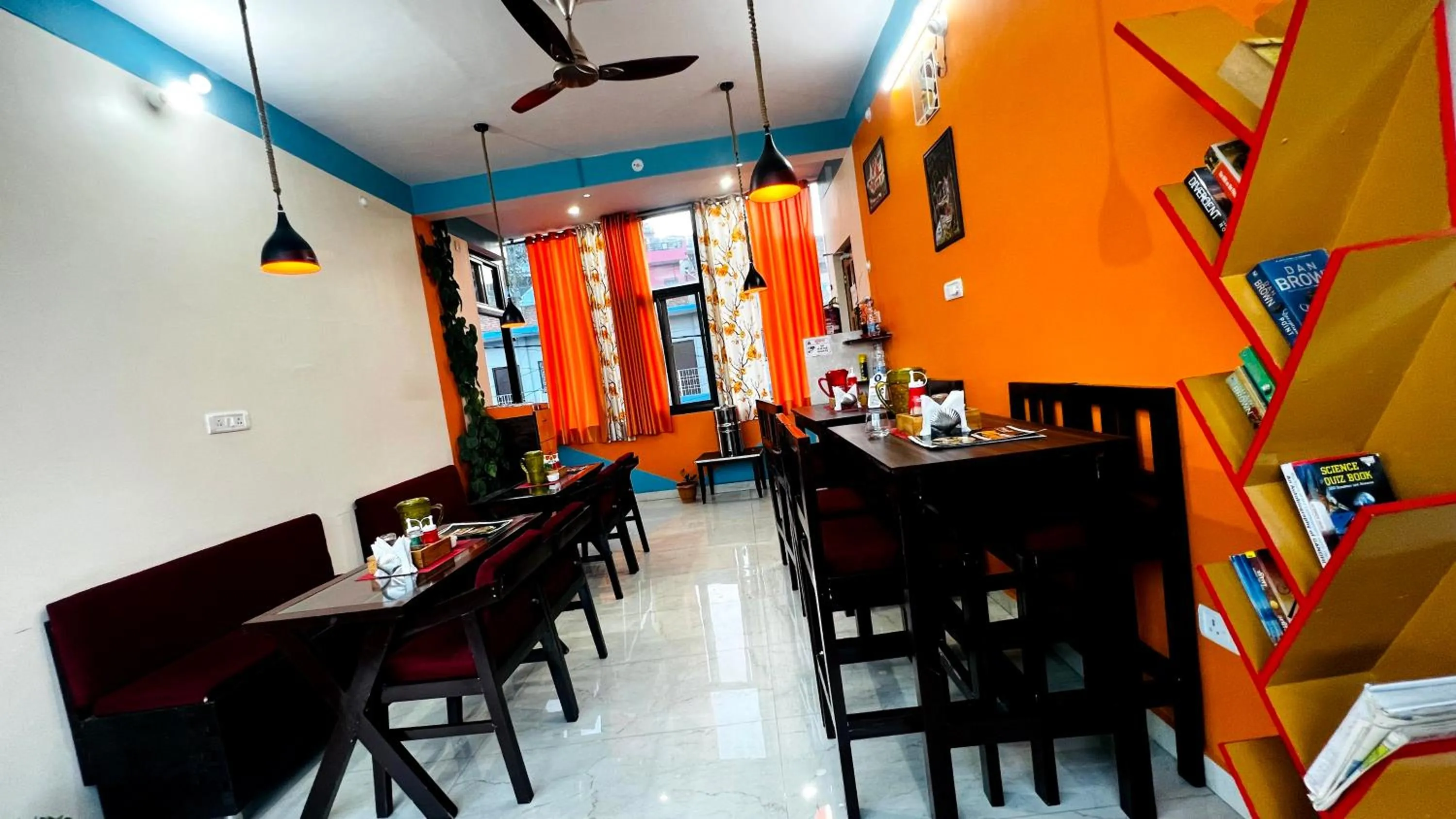Restaurant/places to eat in MangalMurti Himalyan Hotel