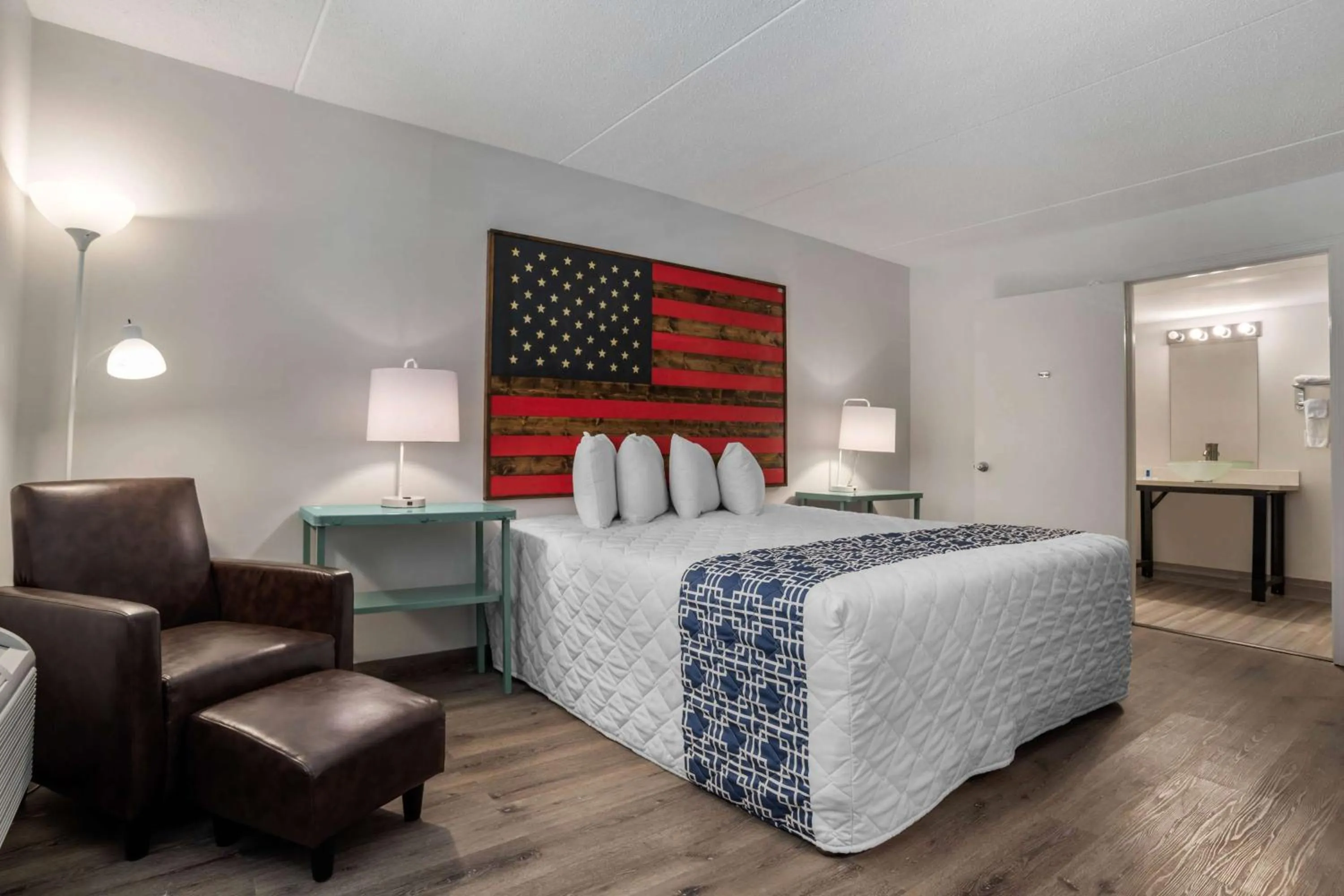 Photo of the whole room, Bed in Super 8 by Wyndham Daleville-Fort Novosel