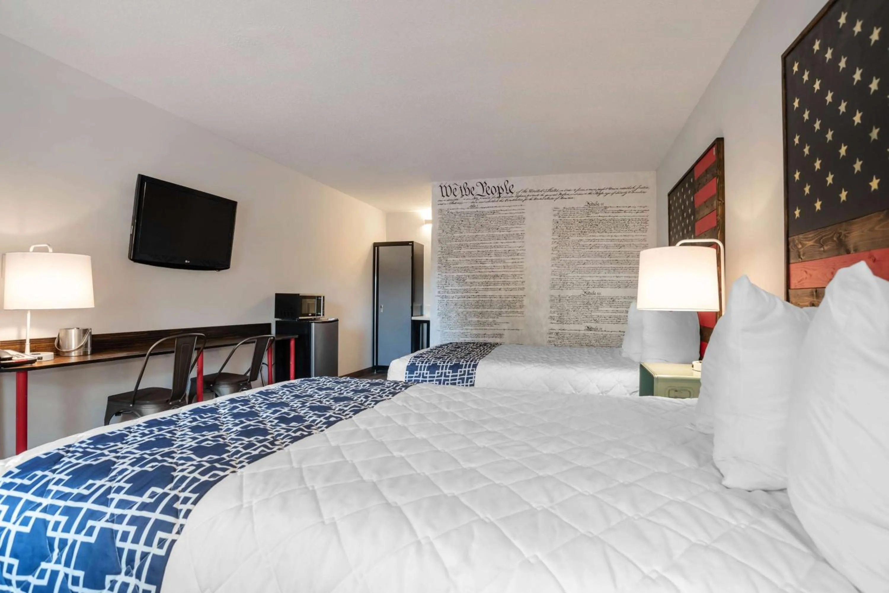 Photo of the whole room, Bed in Super 8 by Wyndham Daleville-Fort Novosel