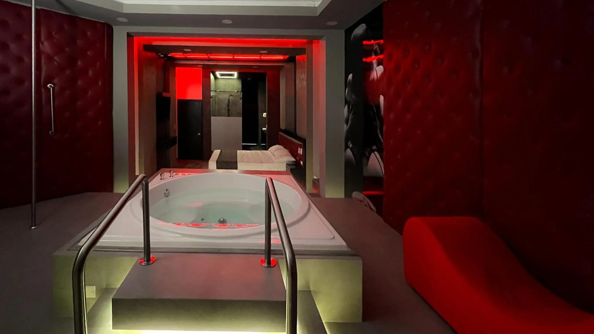 Hot Tub in Motel Boutique Qatro