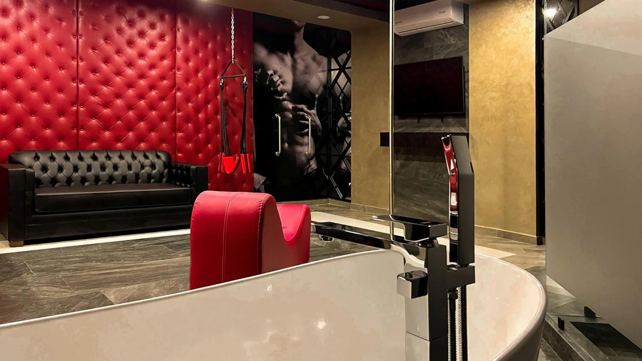 Bath in Motel Boutique Qatro