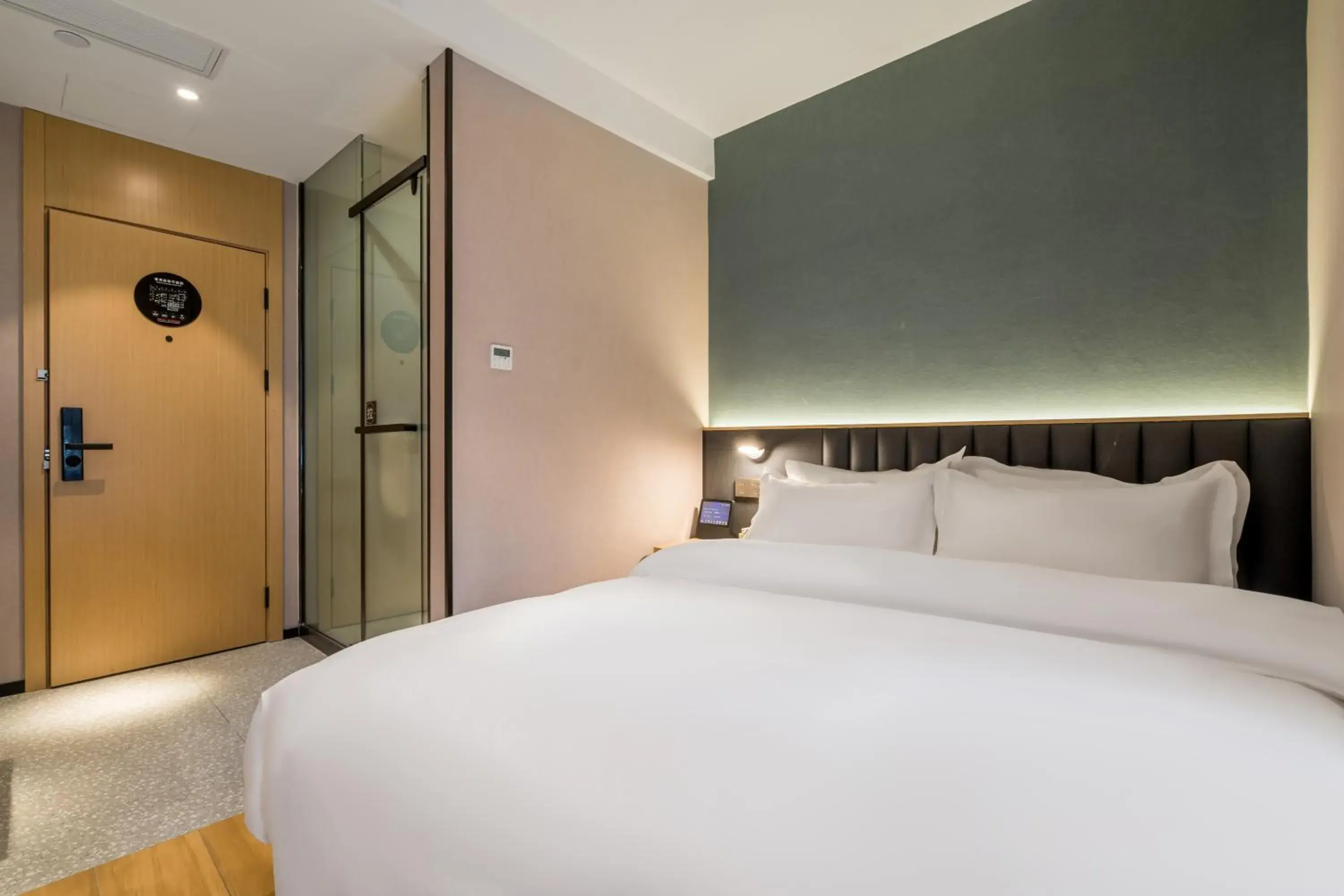 Bed in Meego Smart Select Hotel Bed in Meego Smart Select Hotel