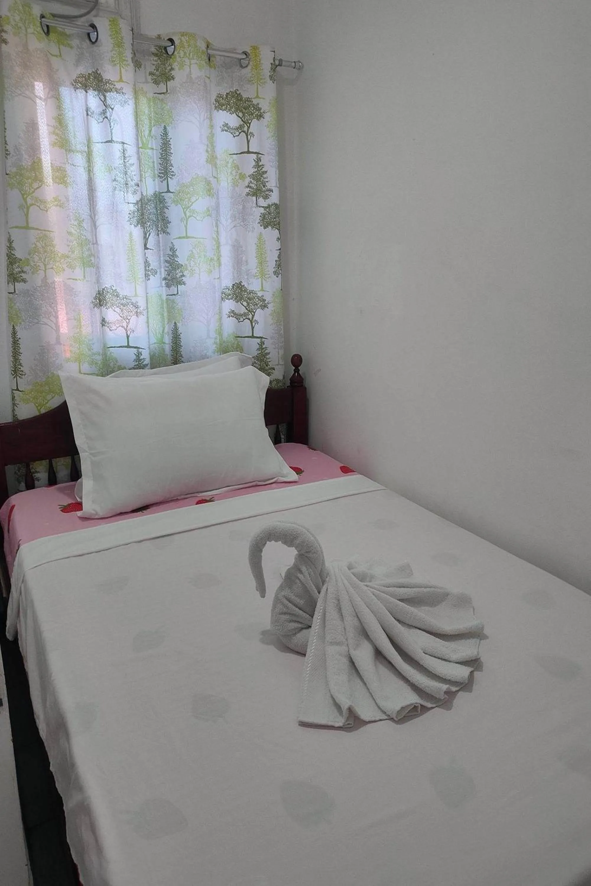 Bed in Istroberi Inn Palawan near Airport