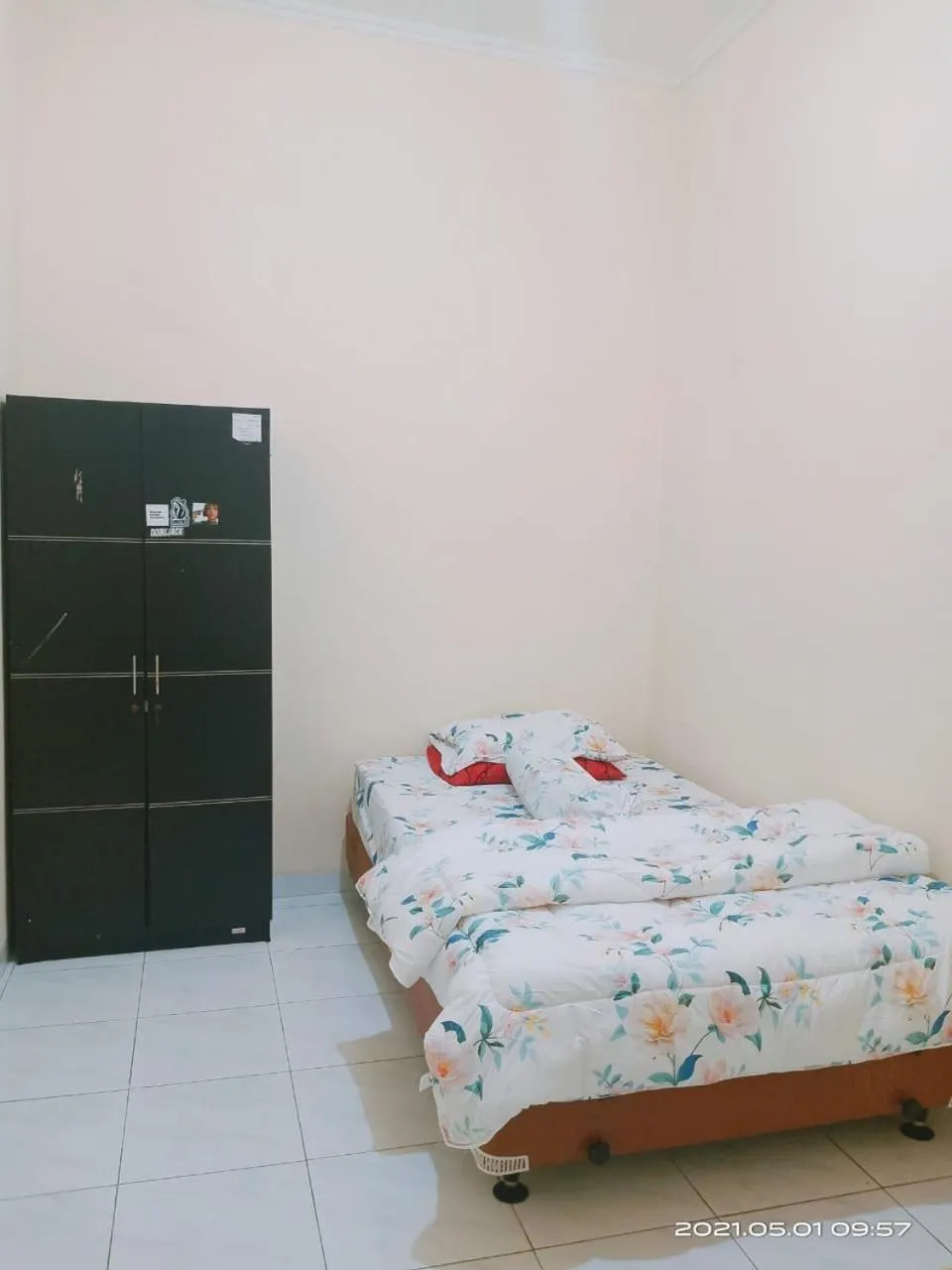 Bed in Kost Griya Asri by ecommerceloka