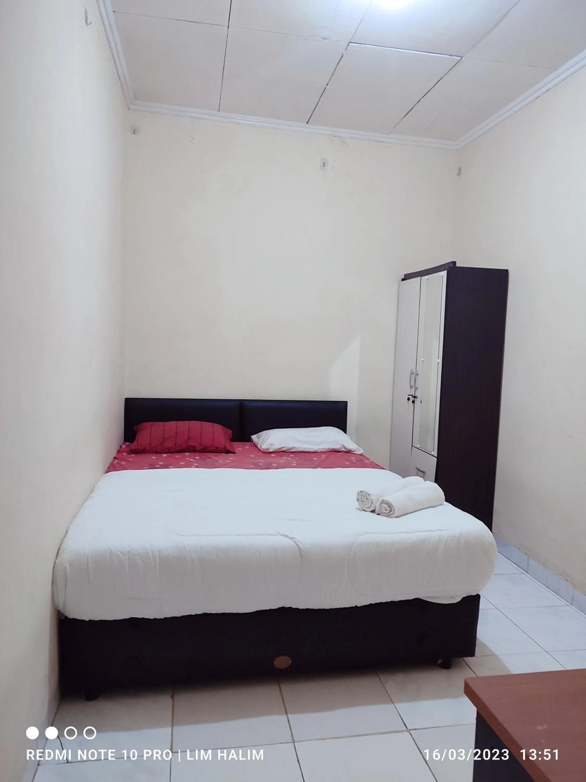 Bedroom, Bed in Kost Griya Asri by ecommerceloka