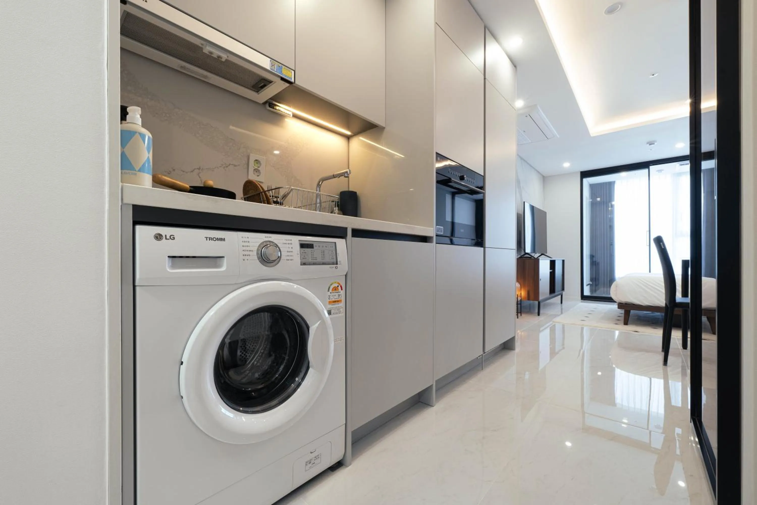 Kitchen or kitchenette in Le Collective Gangnam SAC Signity