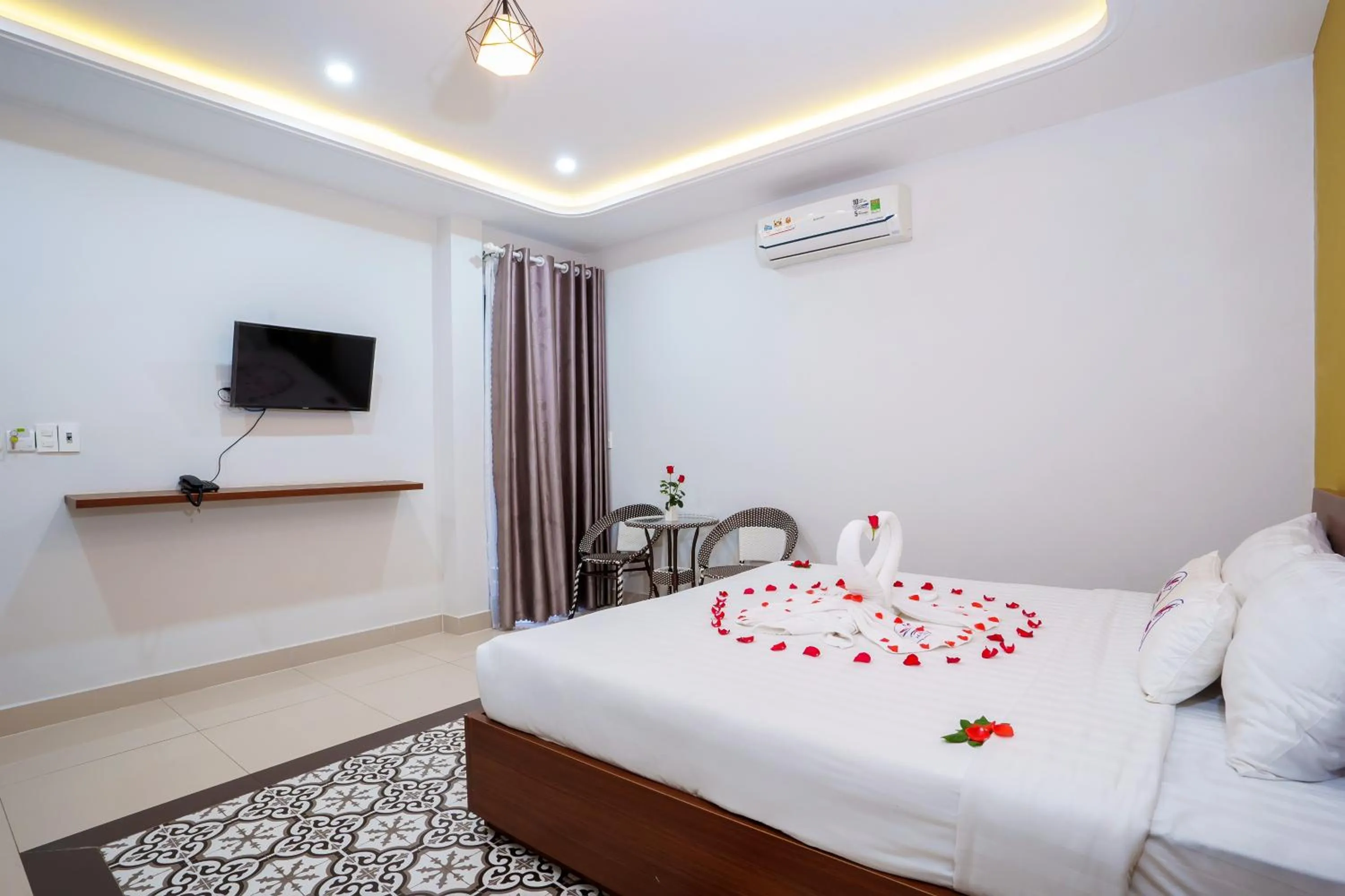 TV and multimedia, Bed in HAI DAO HOI AN VILLA