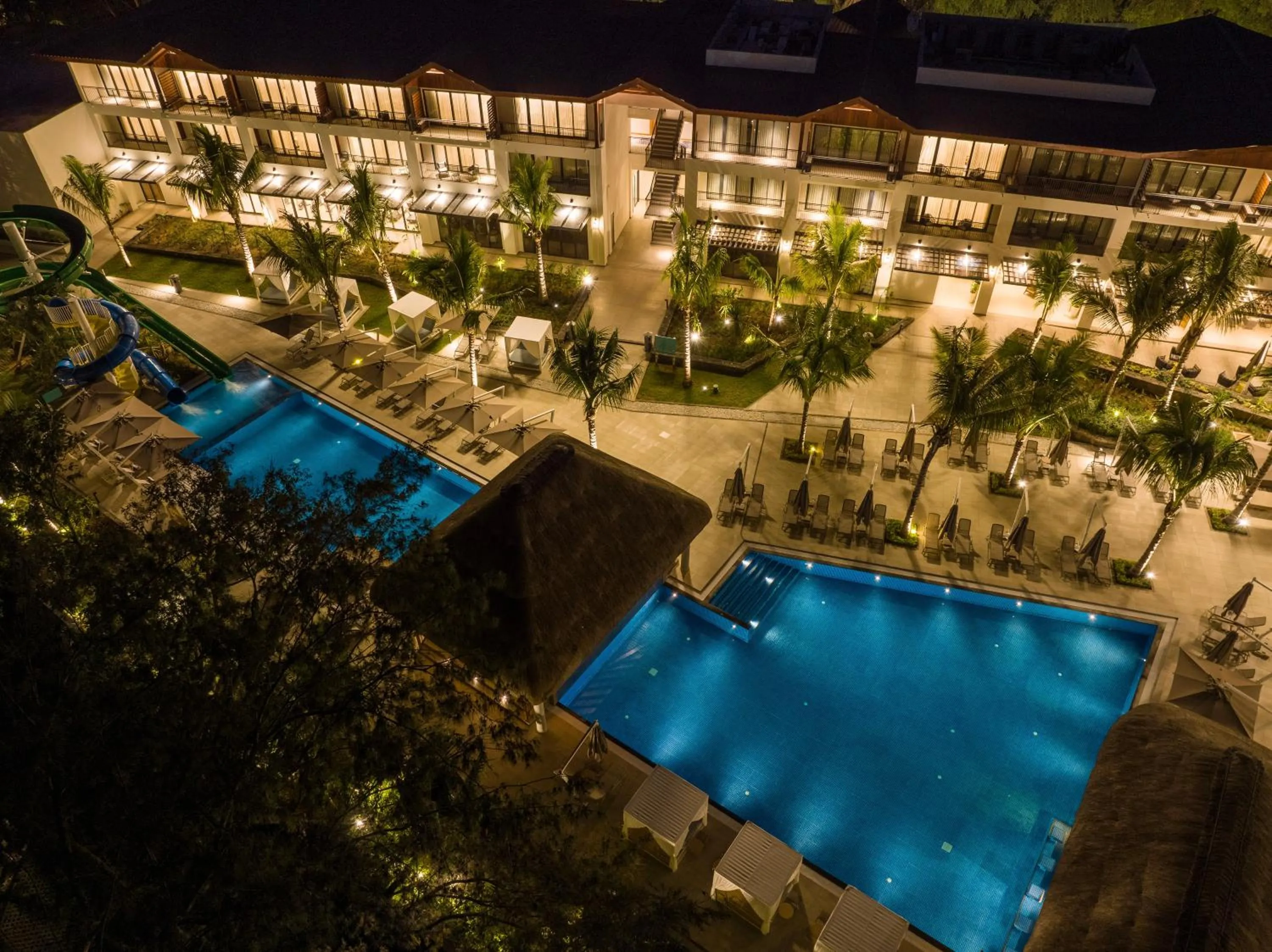 Night in Ocean's Creek Beach Hotel