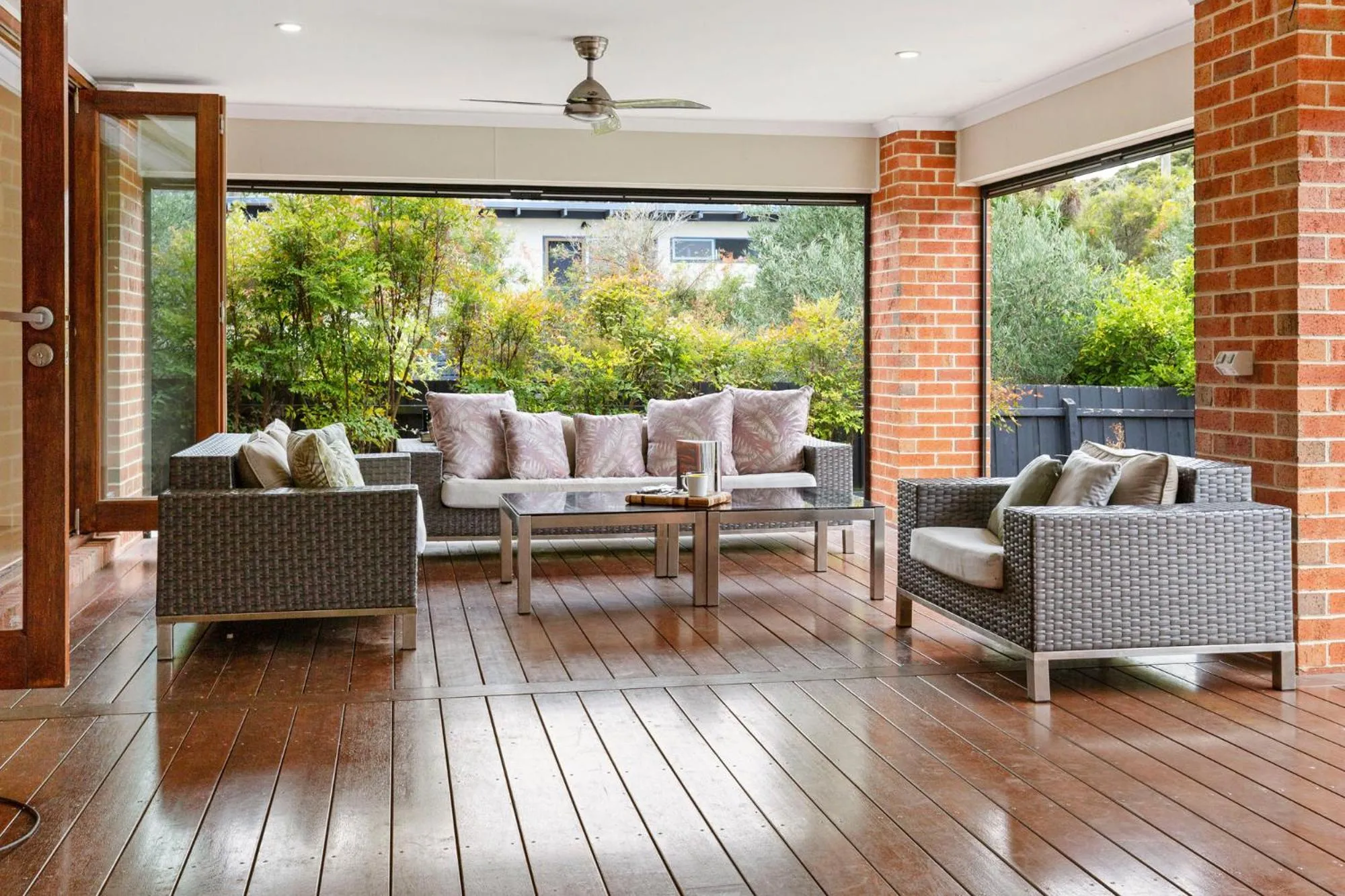 St Tropez - Tranquil Blairgowrie Escape