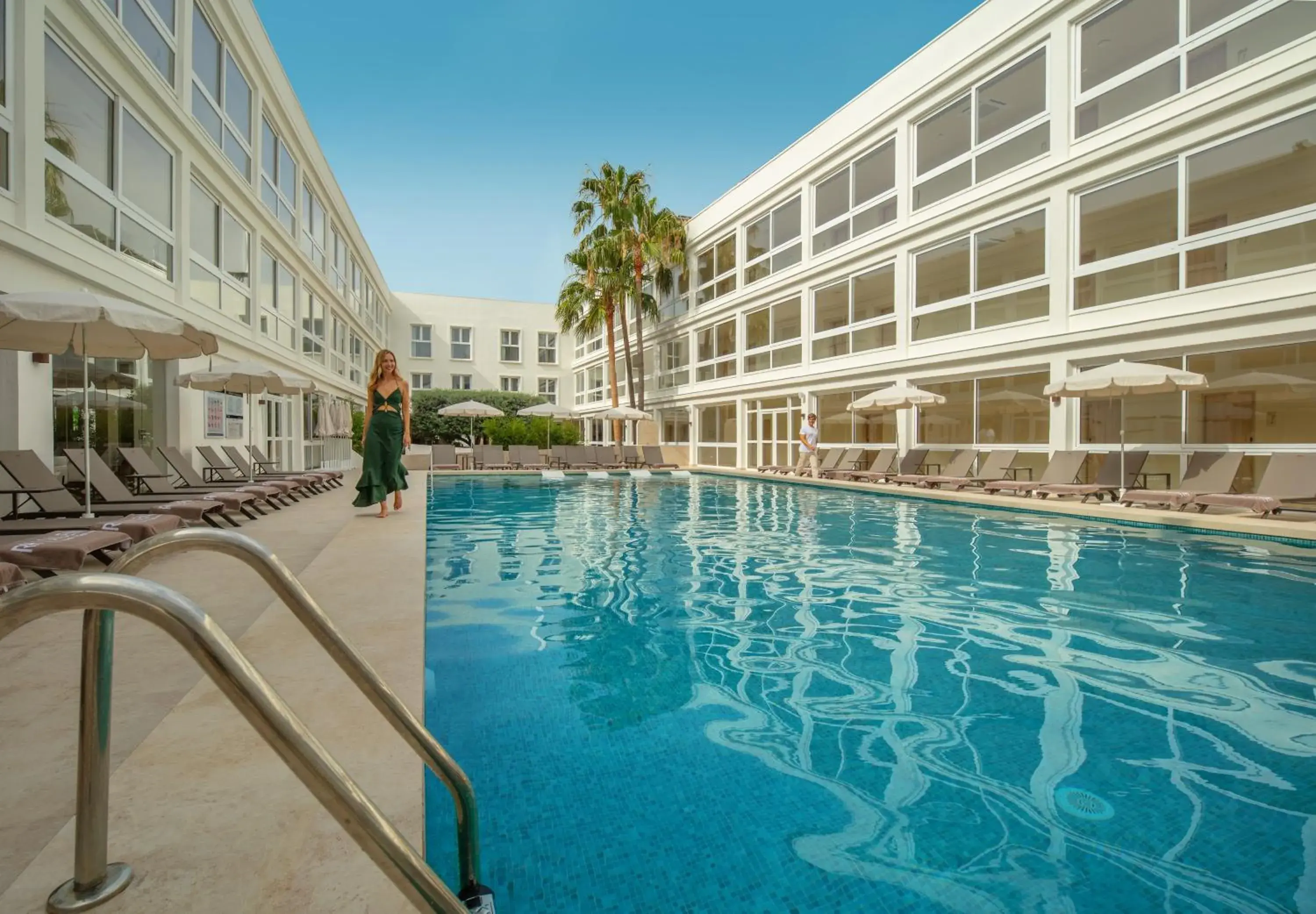 Swimming pool in RH Silene Hotel & Spa 4 Sup Swimming pool in RH Silene Hotel & Spa 4 Sup