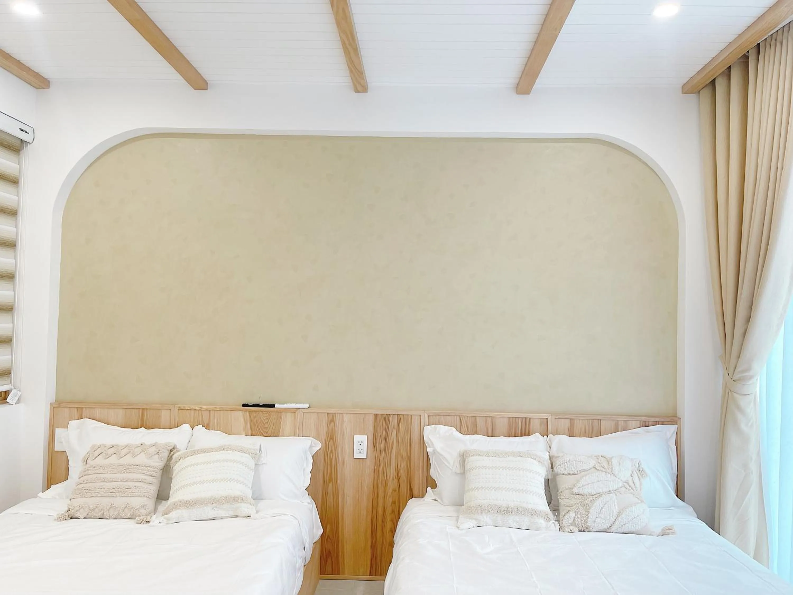 Bed in Baphu Beachwalk Apartment - 5 min walk to My Khe beach