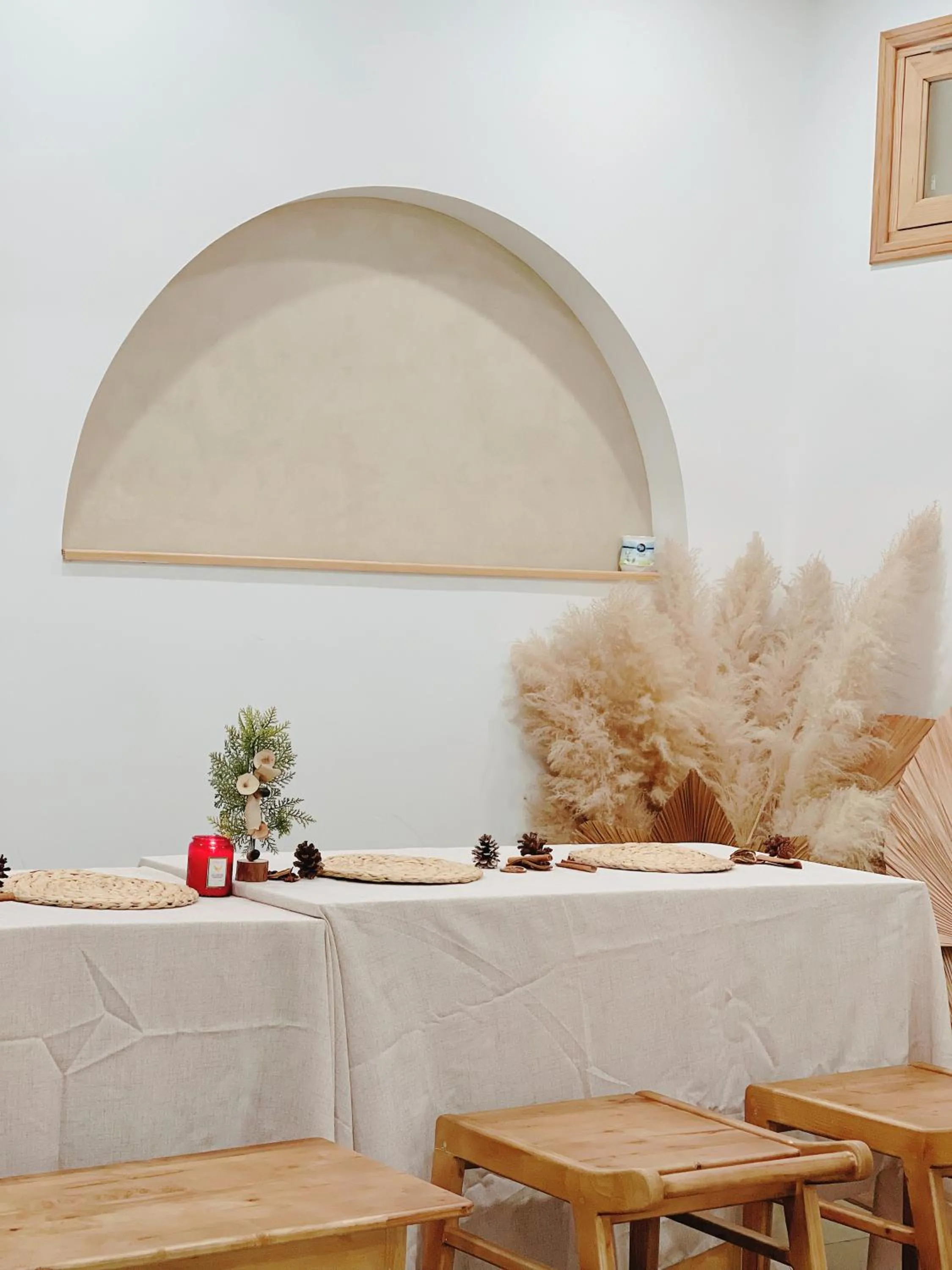 Living room in Baphu Beachwalk Apartment - 5 min walk to My Khe beach