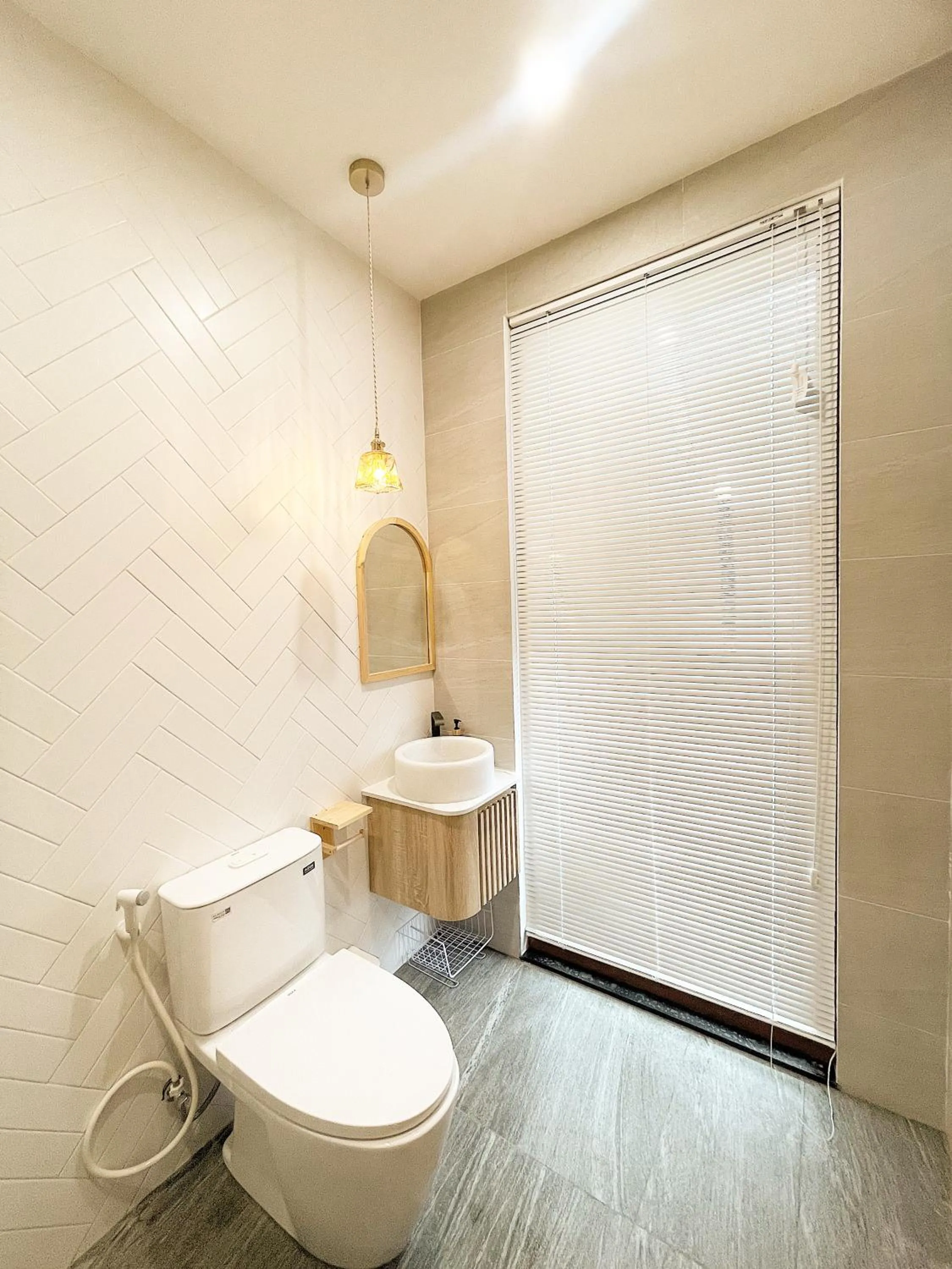 Bathroom in Baphu Beachwalk Apartment - 5 min walk to My Khe beach