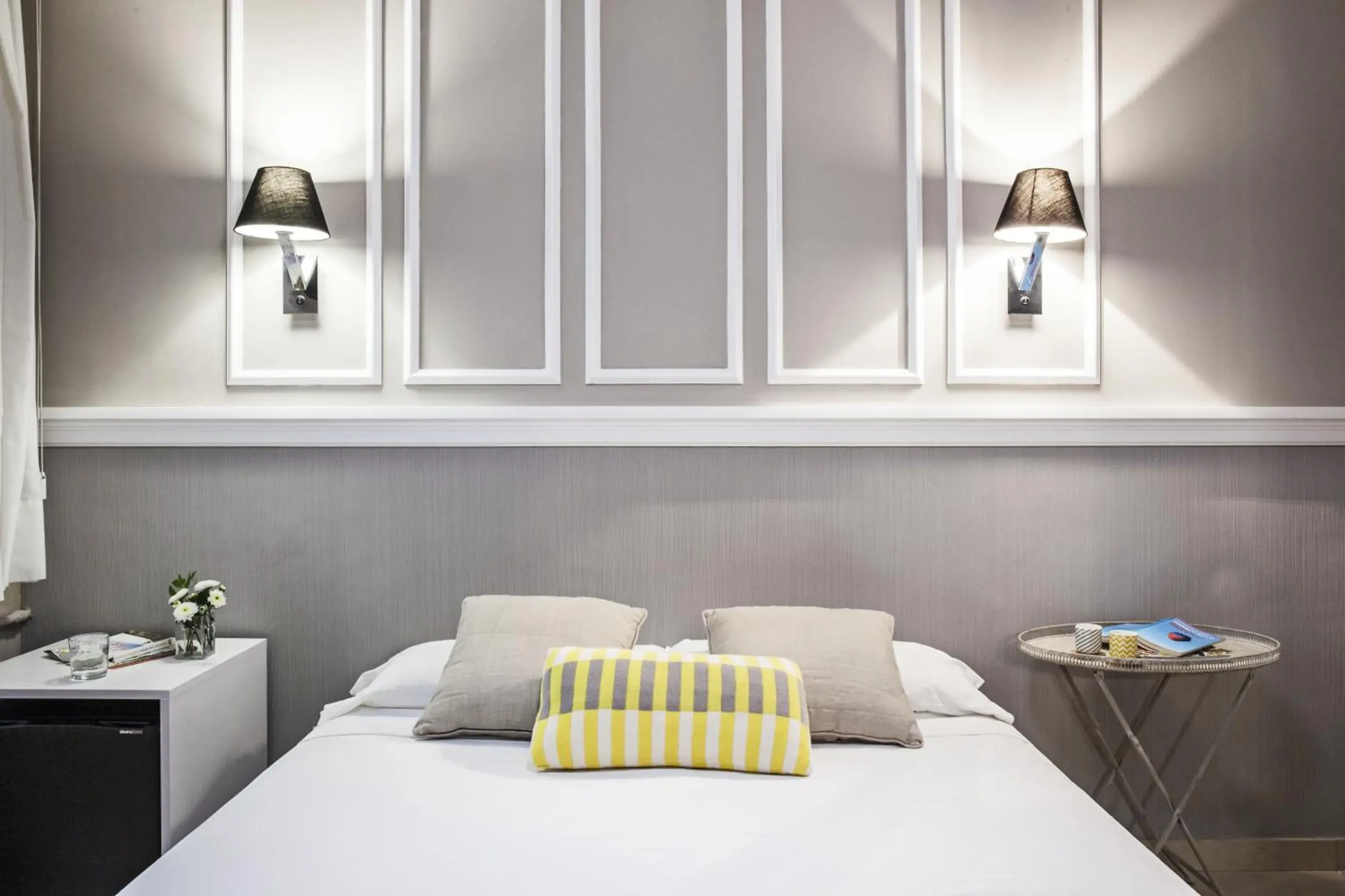 Photo of the whole room, Bed in AinB B&B Eixample-Muntaner Photo of the whole room, Bed in AinB B&B Eixample-Muntaner