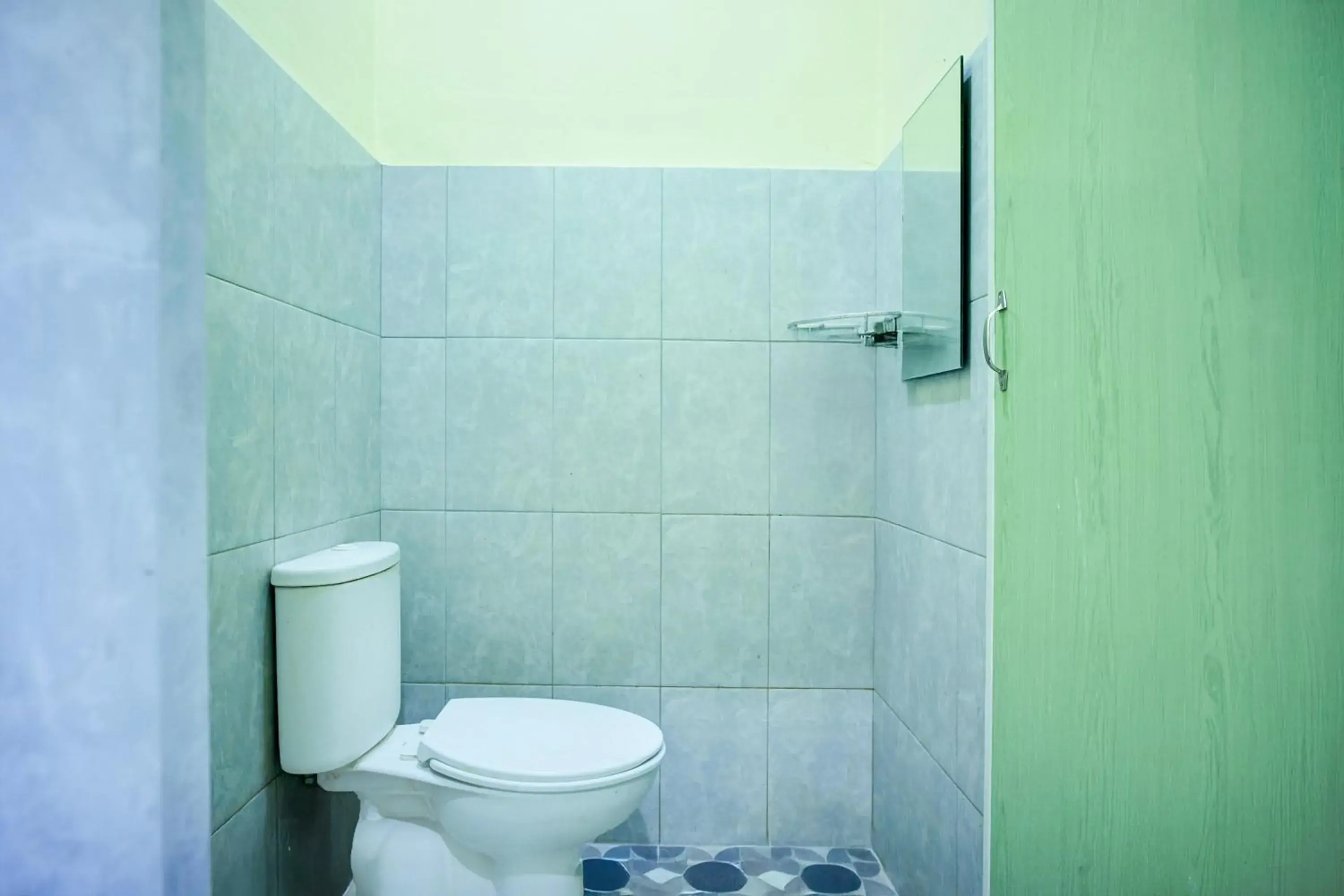 Standard Twin Room in Hotel O Parapat Near Dermaga Ajibata Formerly Pudan Residence 2 Standard Twin Room in Hotel O Parapat Near Dermaga Ajibata Formerly Pudan Residence 2