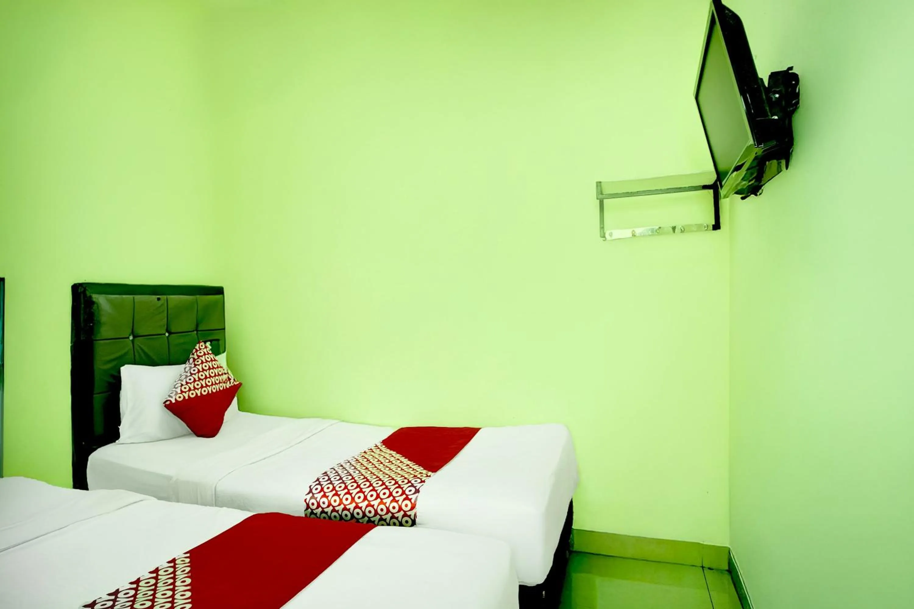 Bedroom, Bed in Hotel O Parapat Near Dermaga Ajibata Formerly Pudan Residence 2