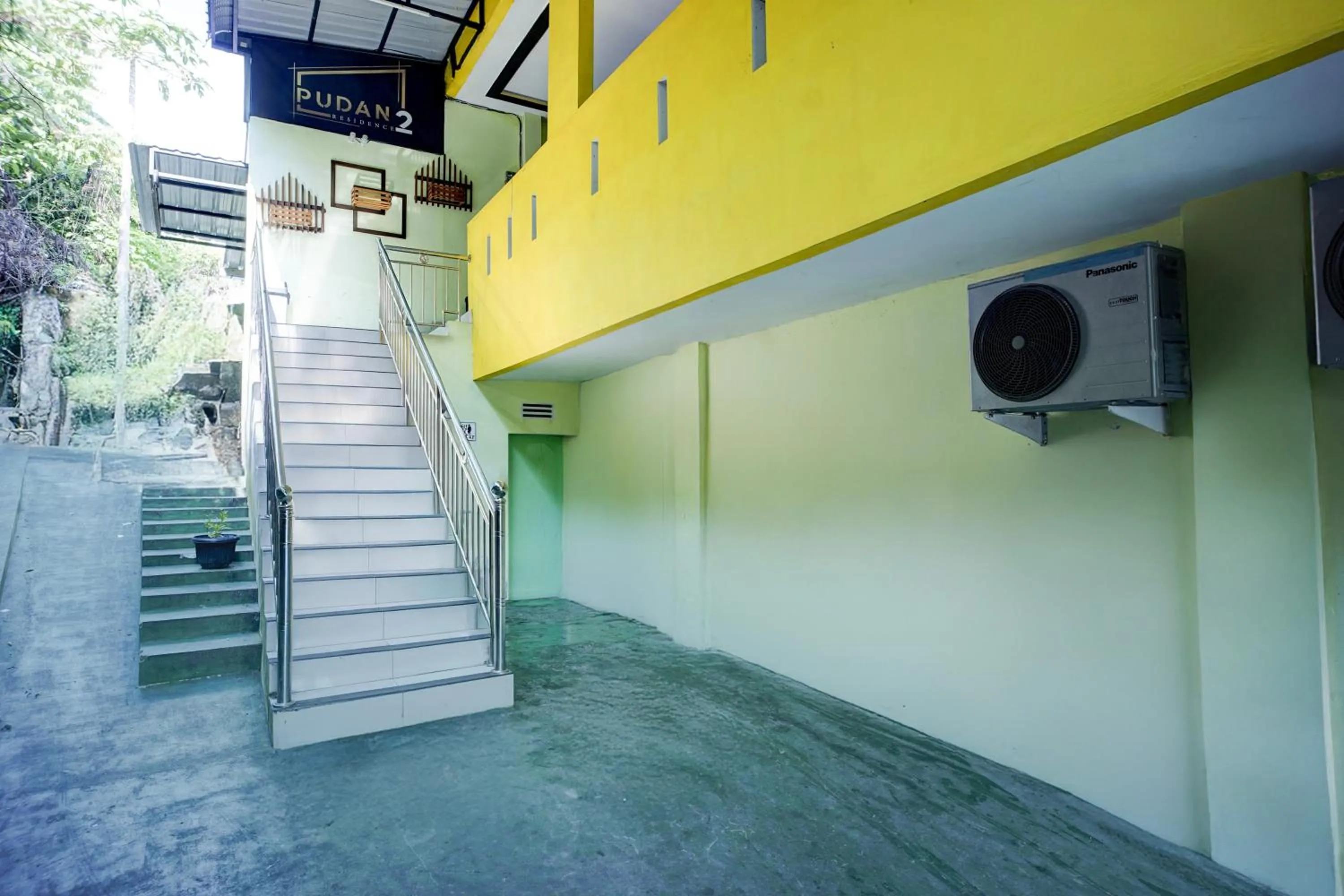 Lobby or reception in Hotel O Parapat Near Dermaga Ajibata Formerly Pudan Residence 2