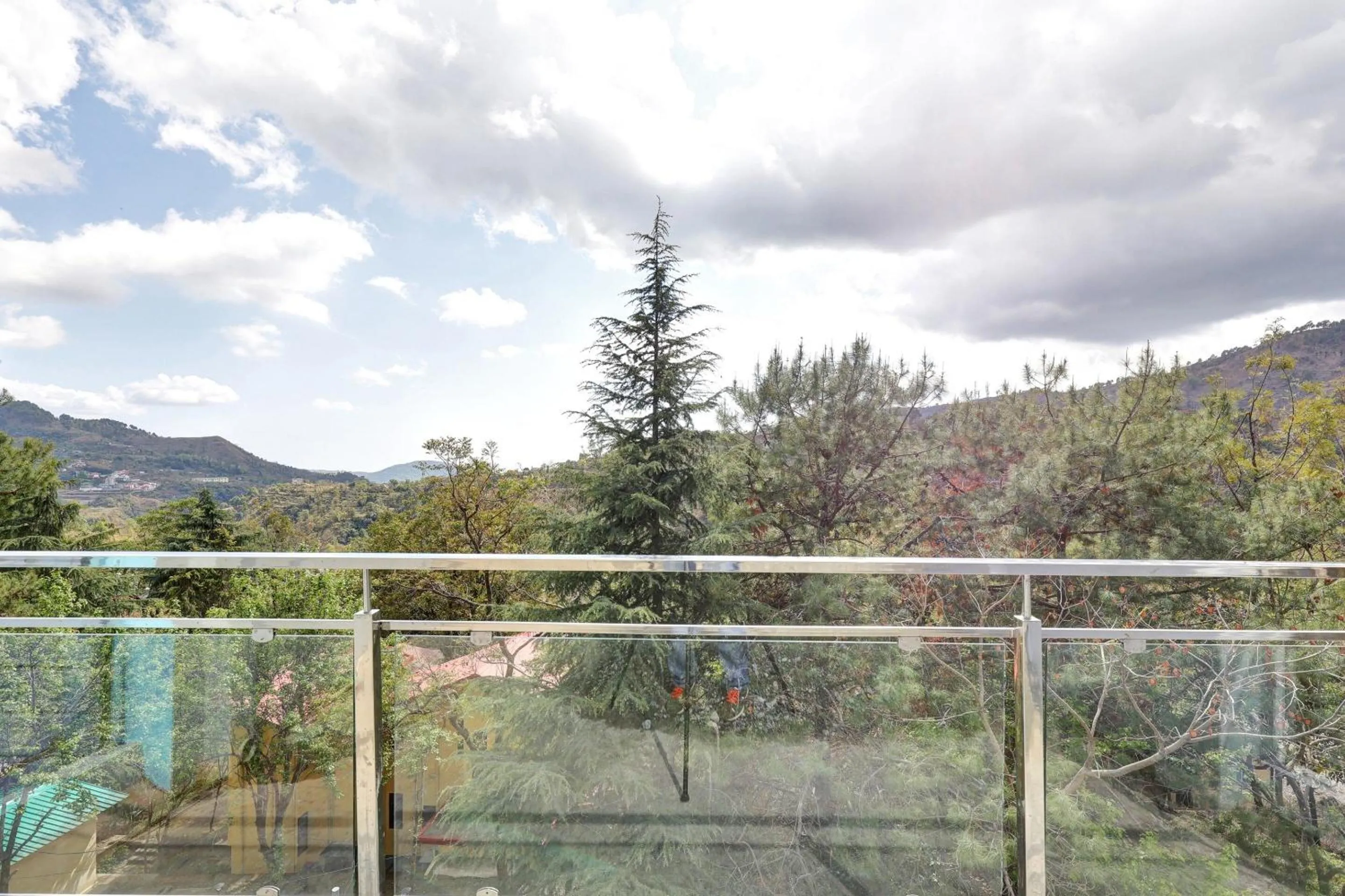 Balcony/Terrace in Hotel O by OYO MOUNTAIN