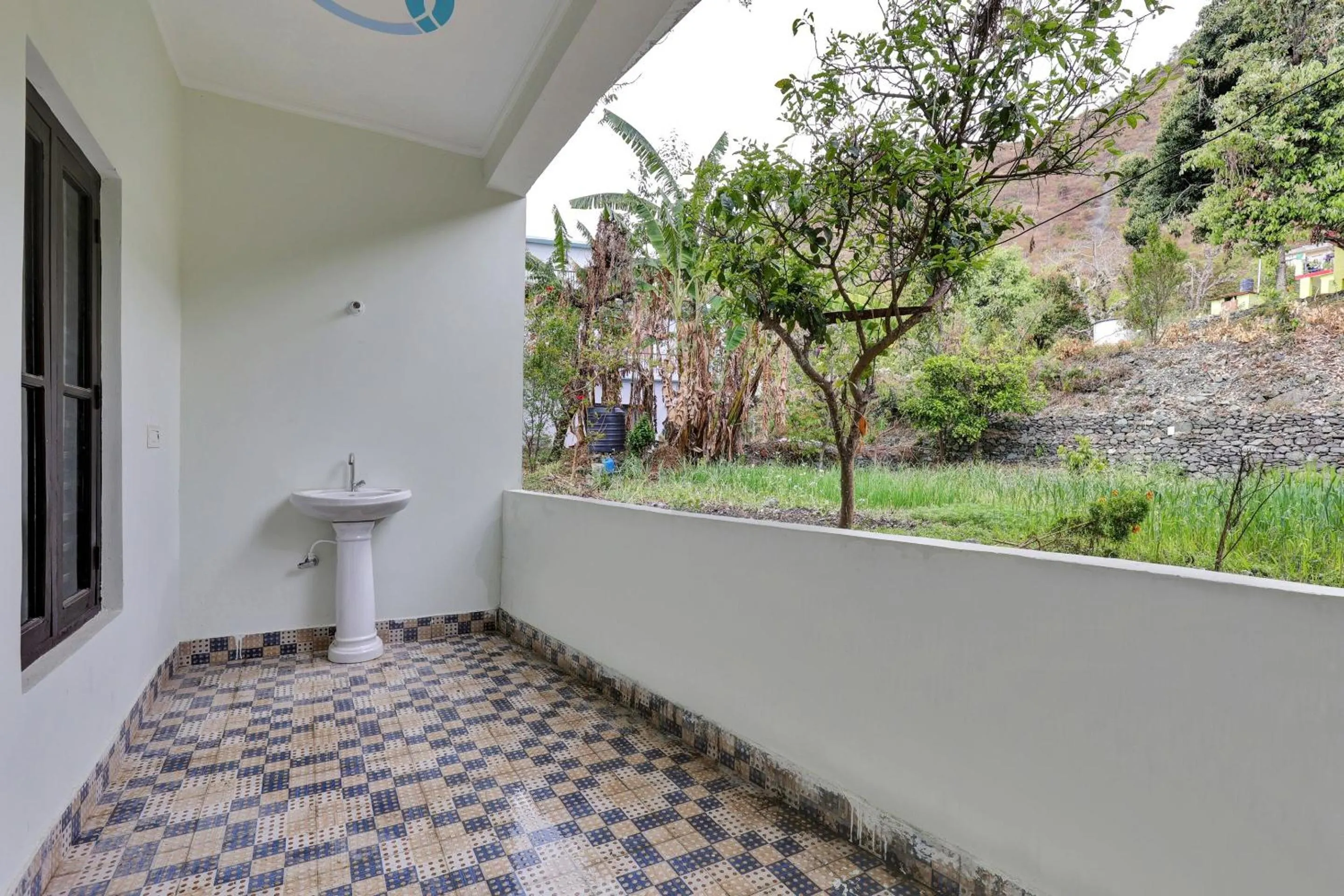 Facade/entrance in Hotel O by OYO MOUNTAIN