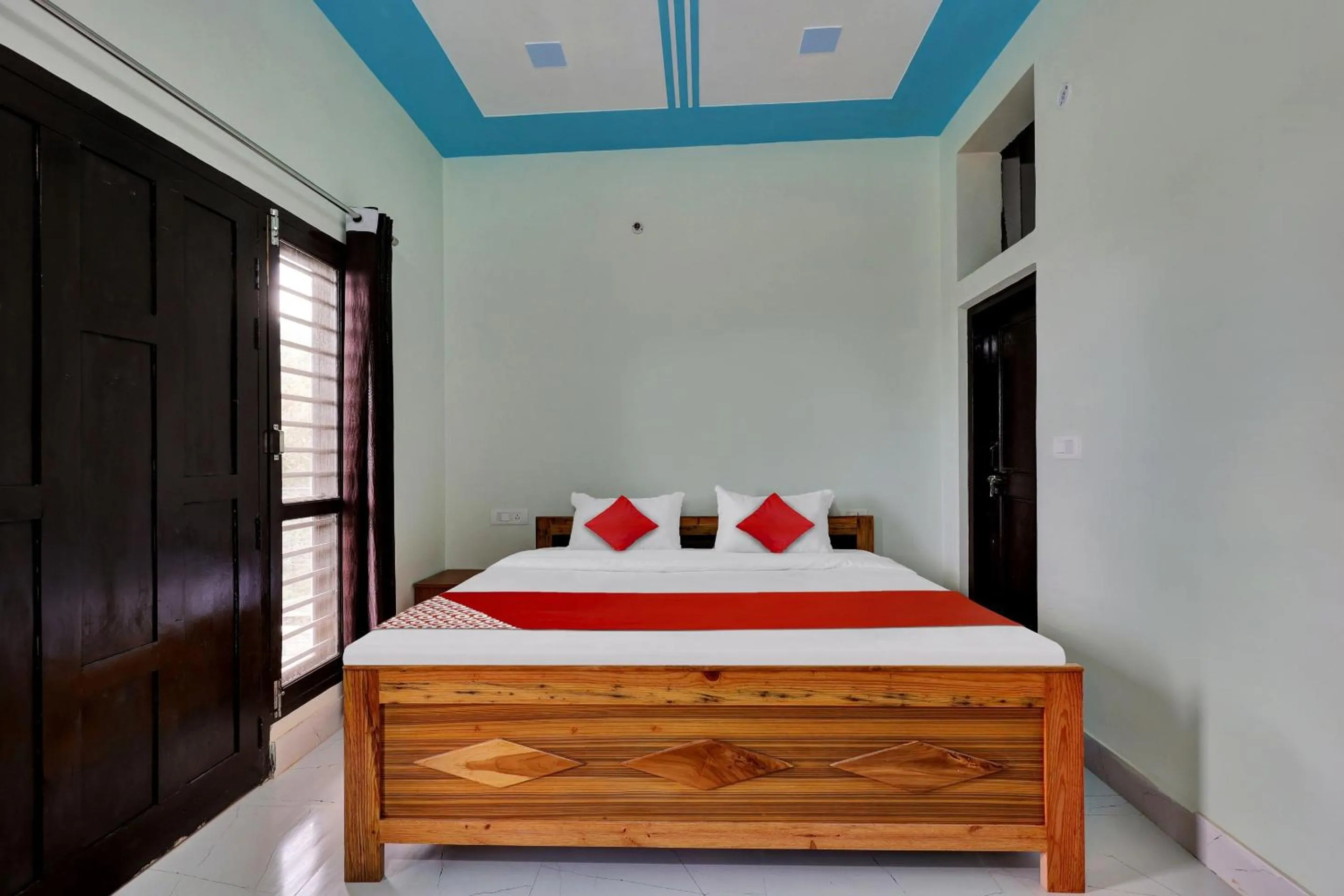 Bedroom, Bed in Hotel O by OYO MOUNTAIN
