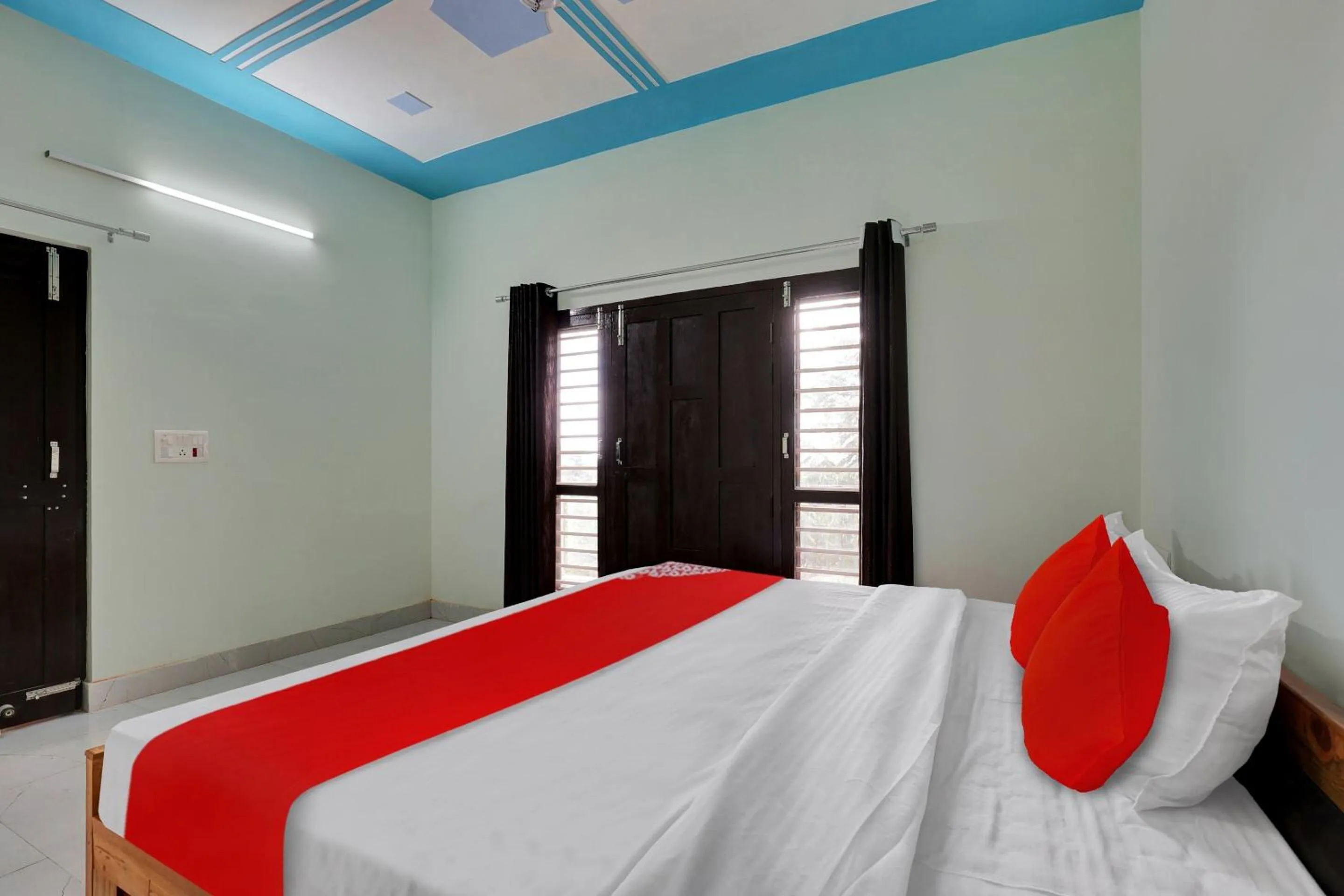 Bedroom, Bed in Hotel O by OYO MOUNTAIN
