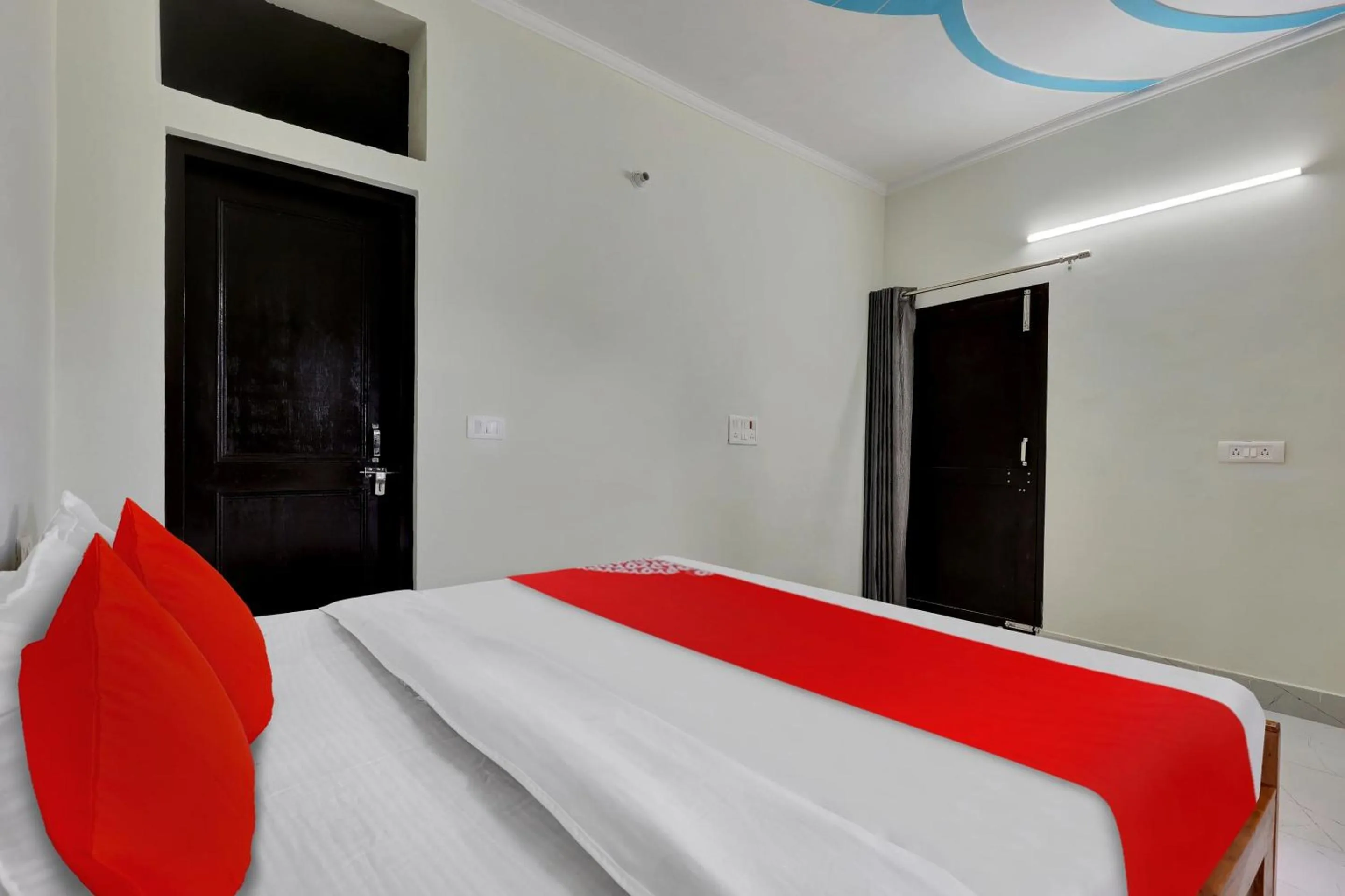 Bedroom, Bed in Hotel O by OYO MOUNTAIN
