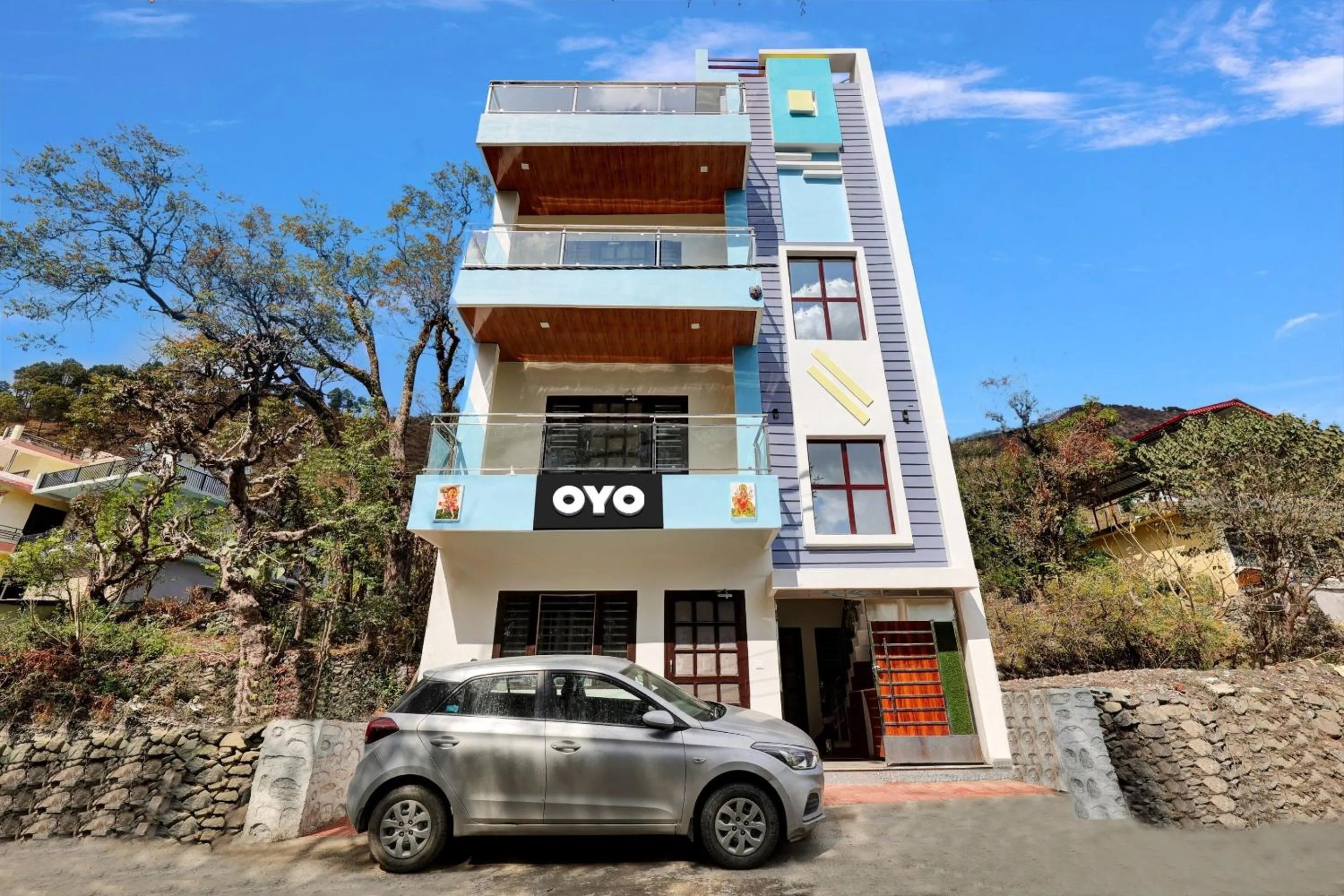 Facade/entrance in Hotel O by OYO MOUNTAIN