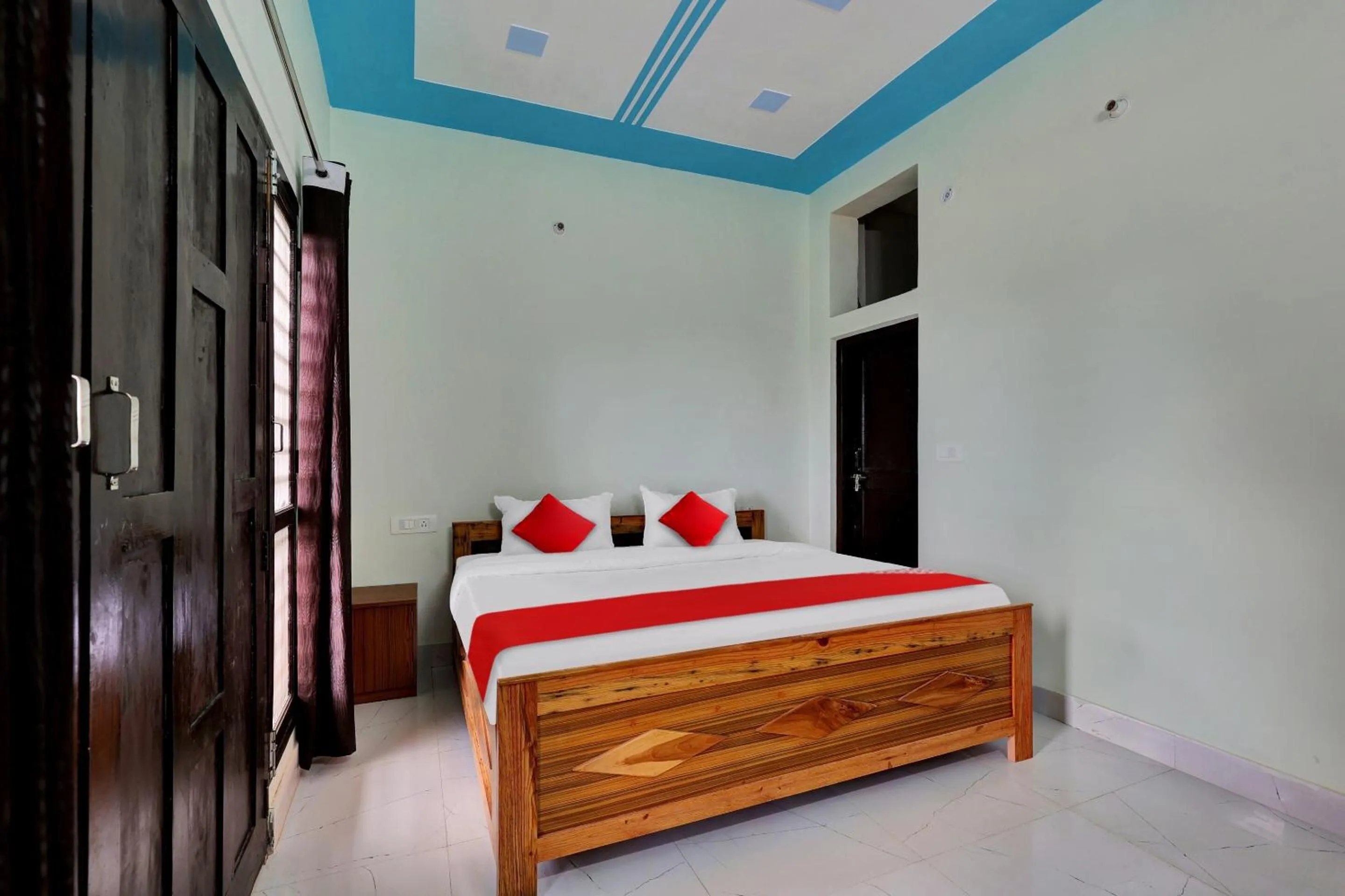 Bedroom, Bed in Hotel O by OYO MOUNTAIN