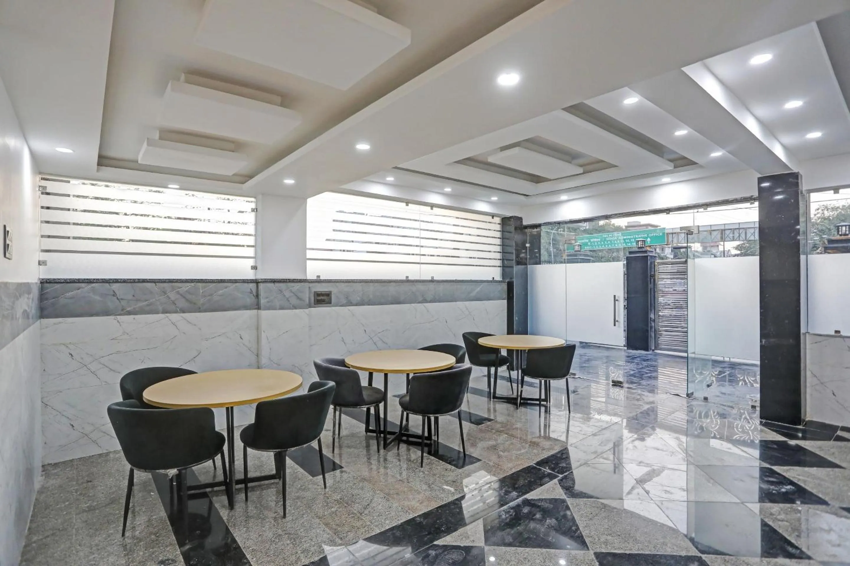 Dining area in Townhouse Xanthe - Boutique Hotel