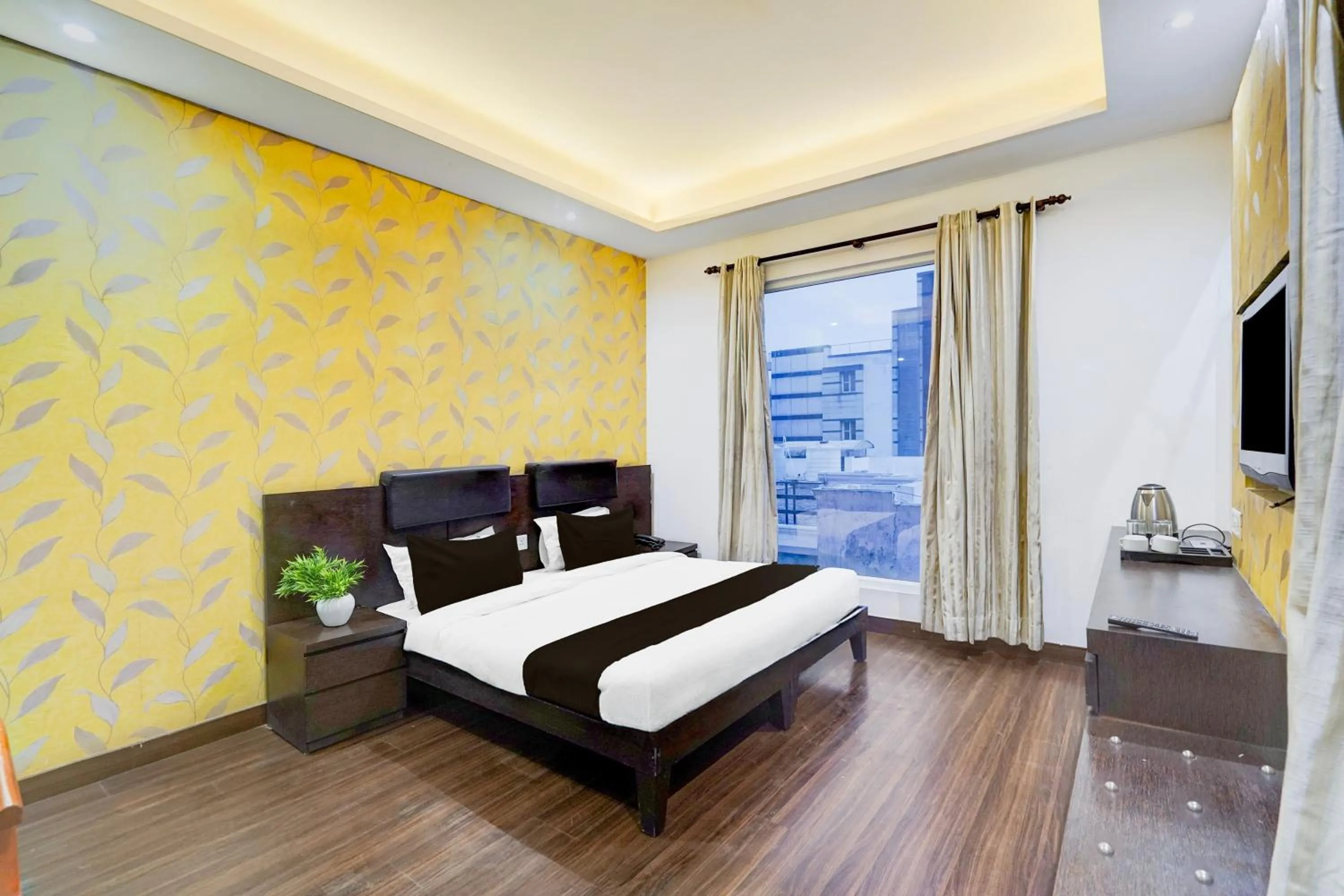 Bedroom, Bed in Super Townhouse Sector 51 Noida Near Metro Station