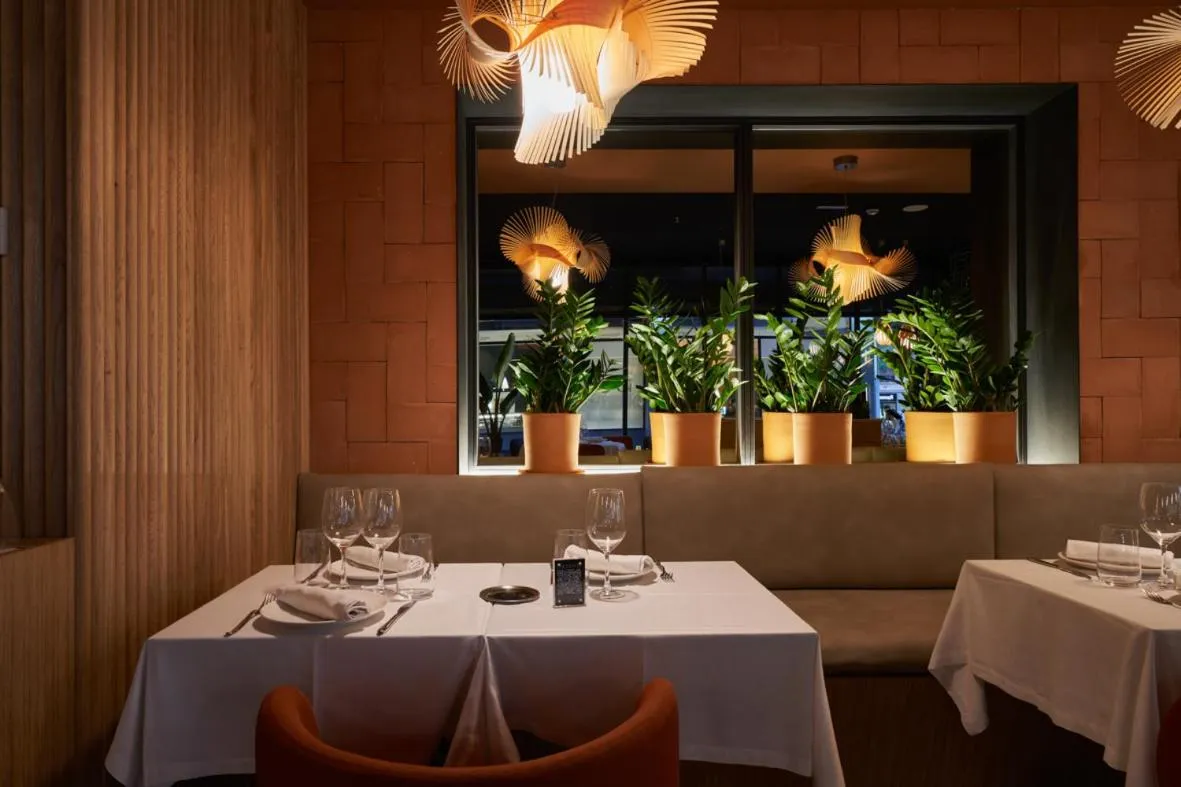 Restaurant/places to eat in Aparthotel Augusta